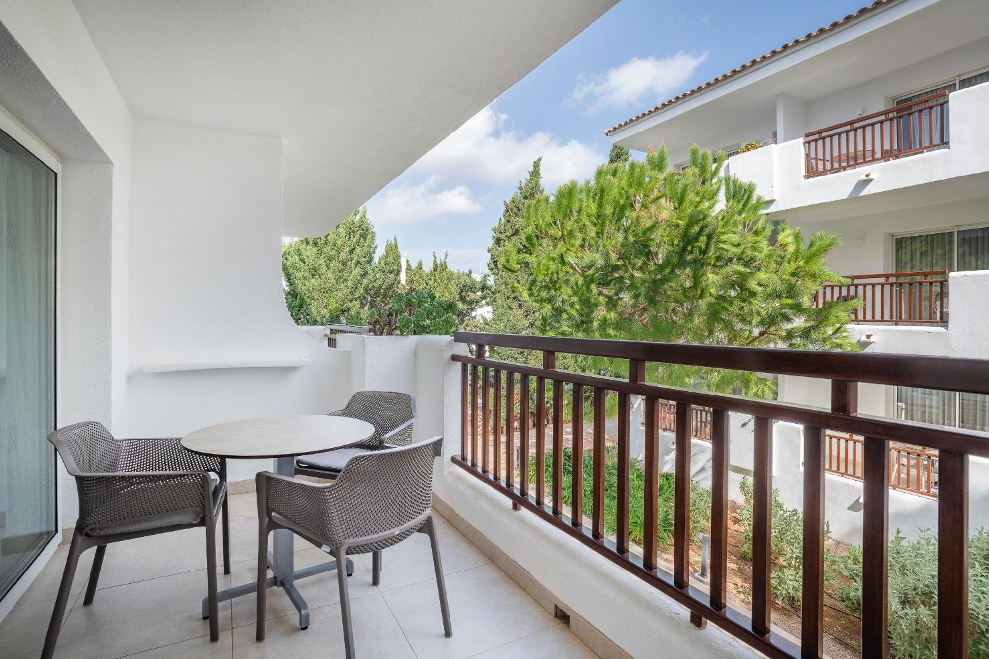 Inturotel Esmeralda Park 4*