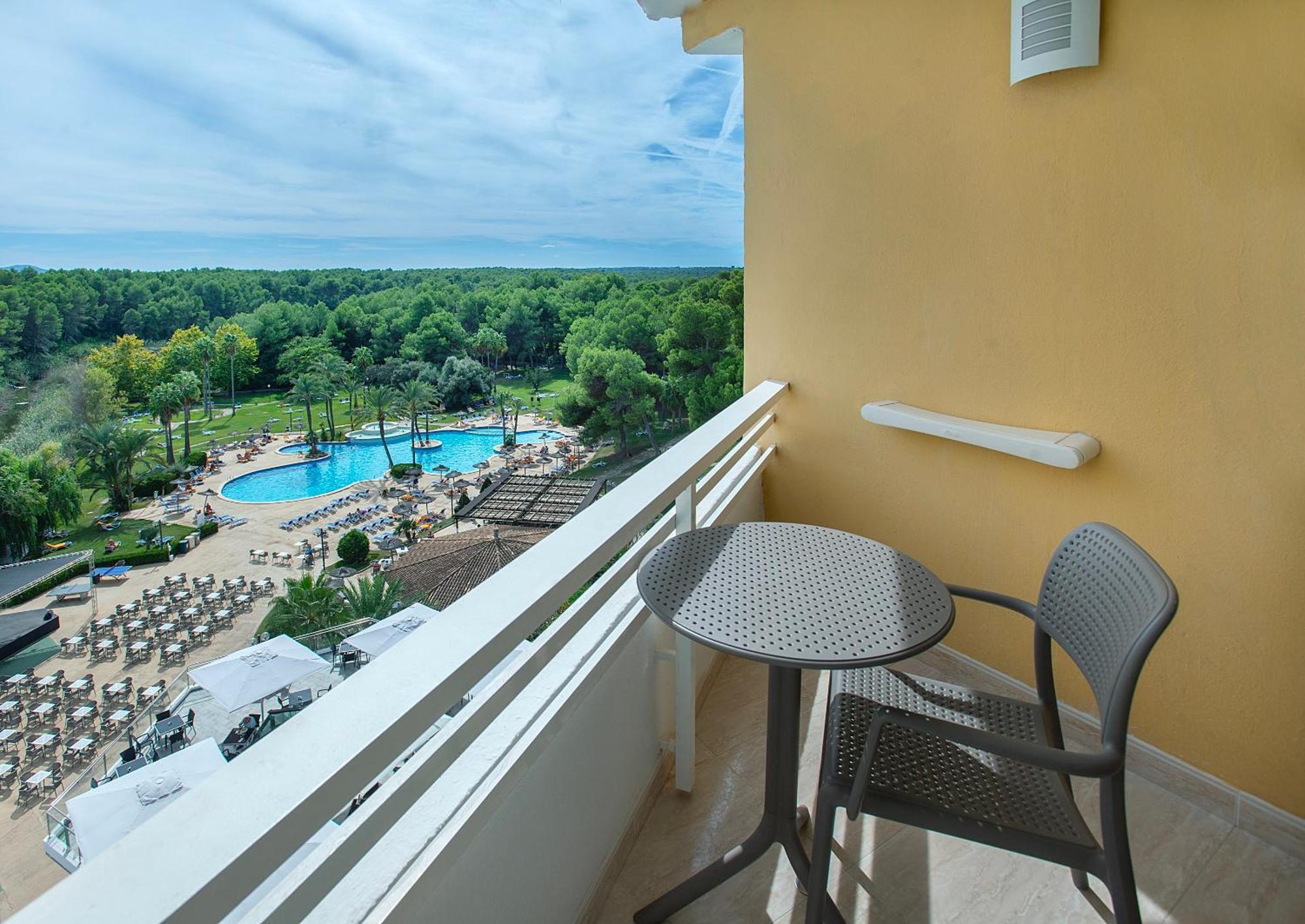 Exagon Park 4*