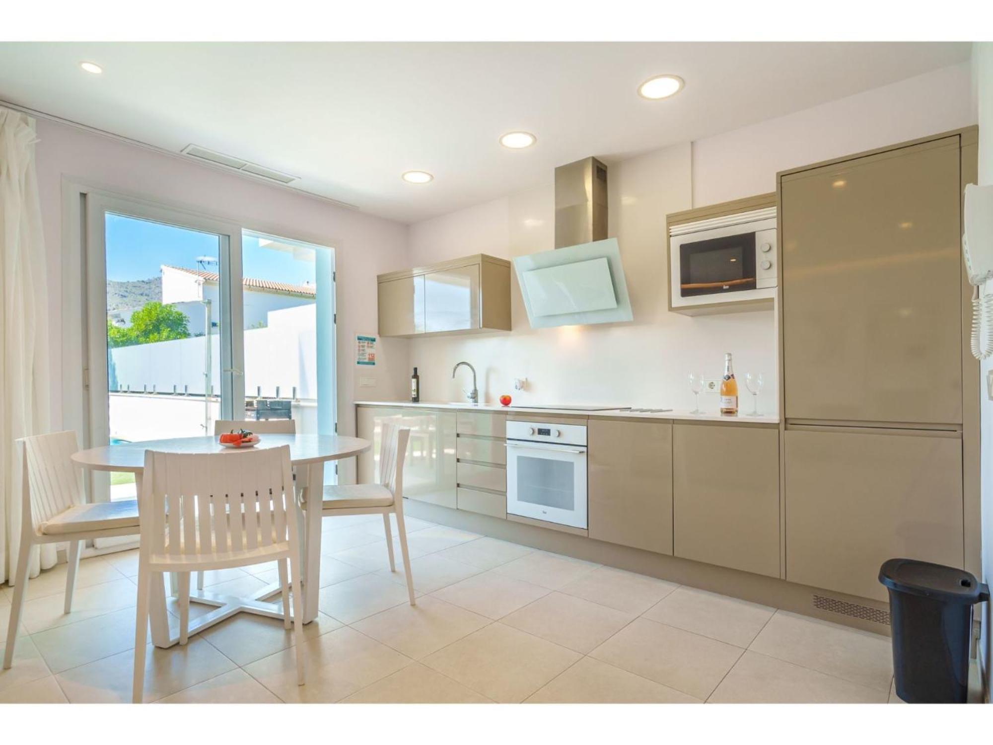 Del 4 By Interhome