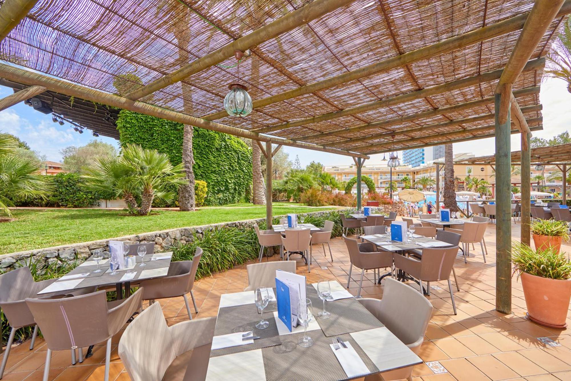 Zafiro Picafort Apartahotel 4*