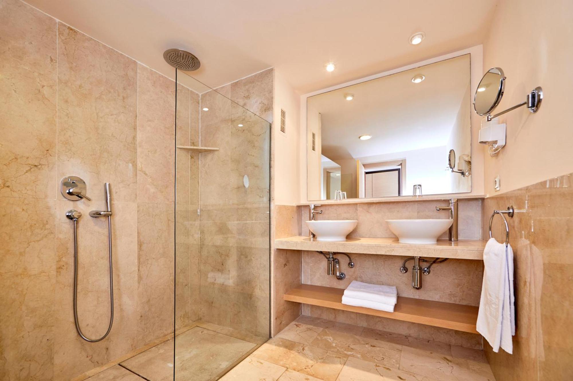 Aparthotel Zafiro 4*