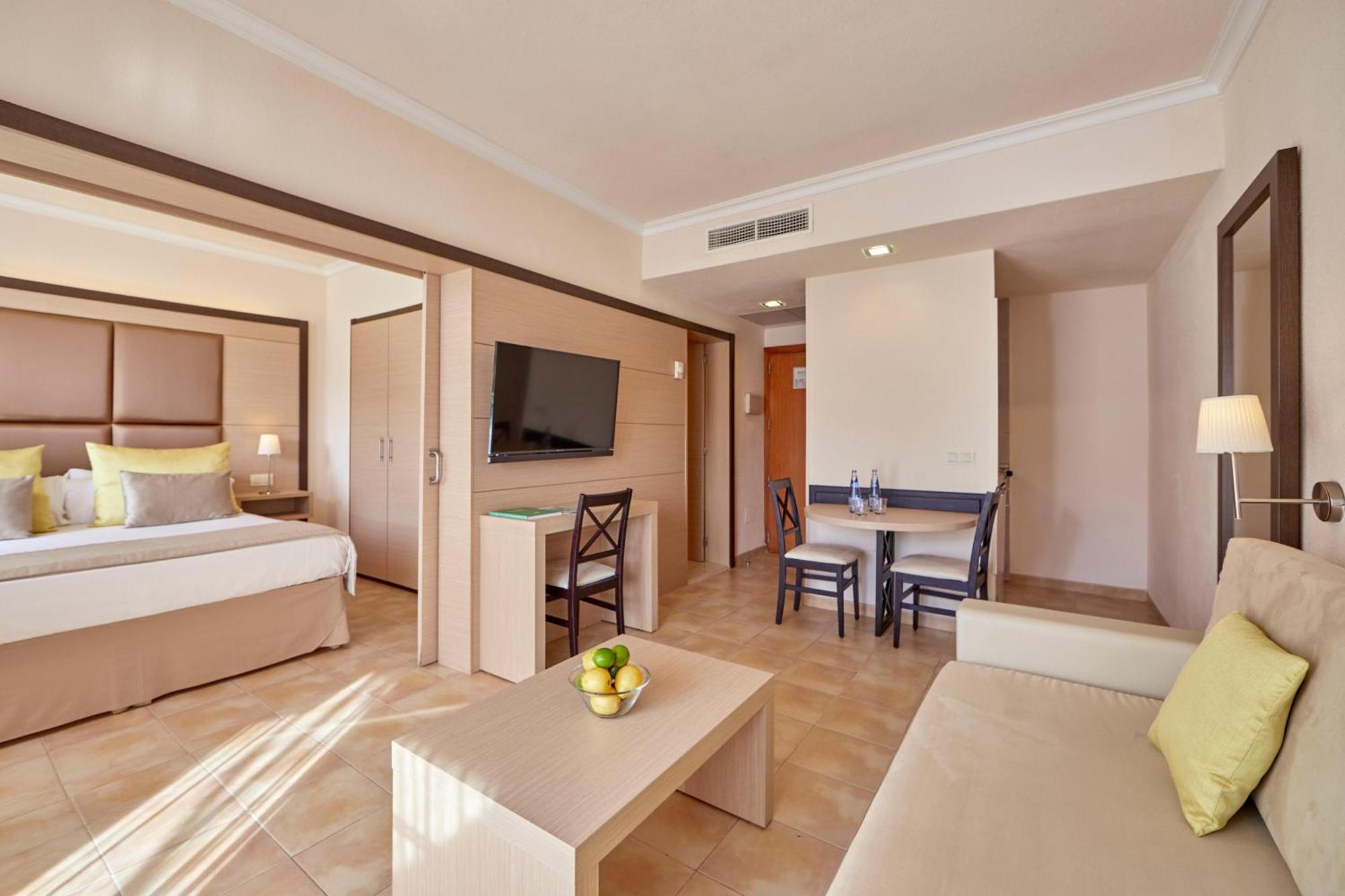 Aparthotel Zafiro 4*