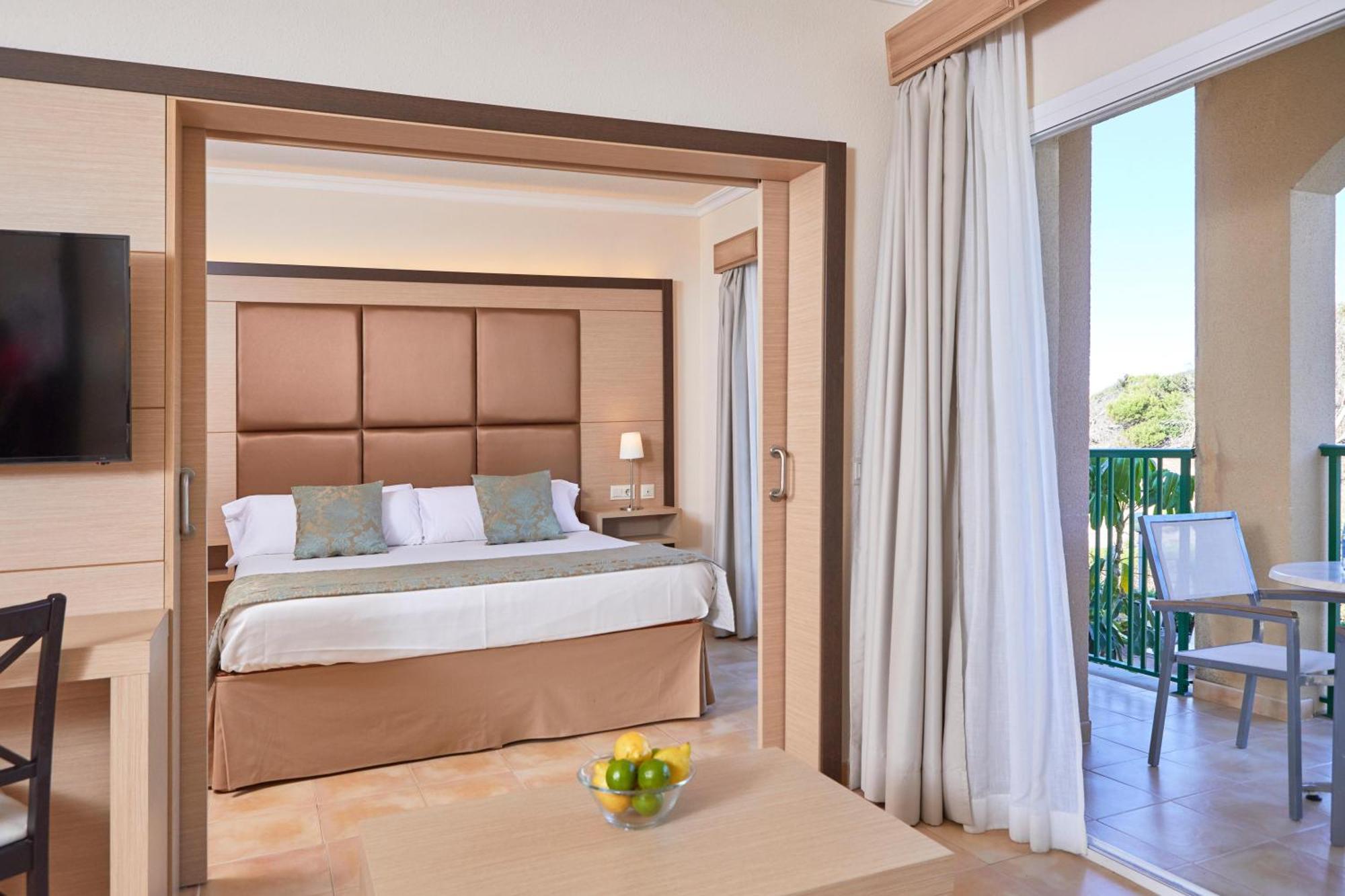 Aparthotel Zafiro 4*