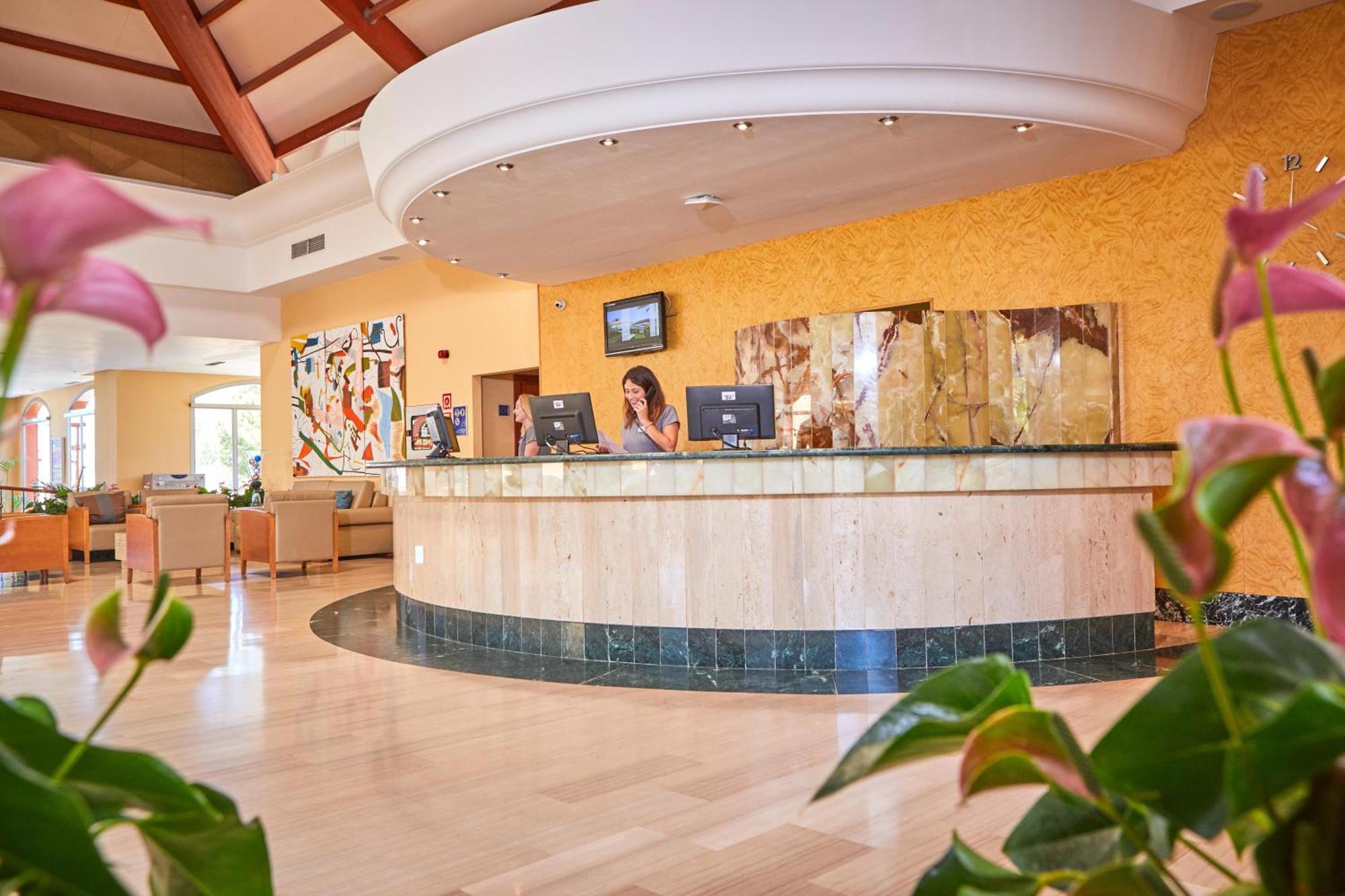 Zafiro Aparthotel
