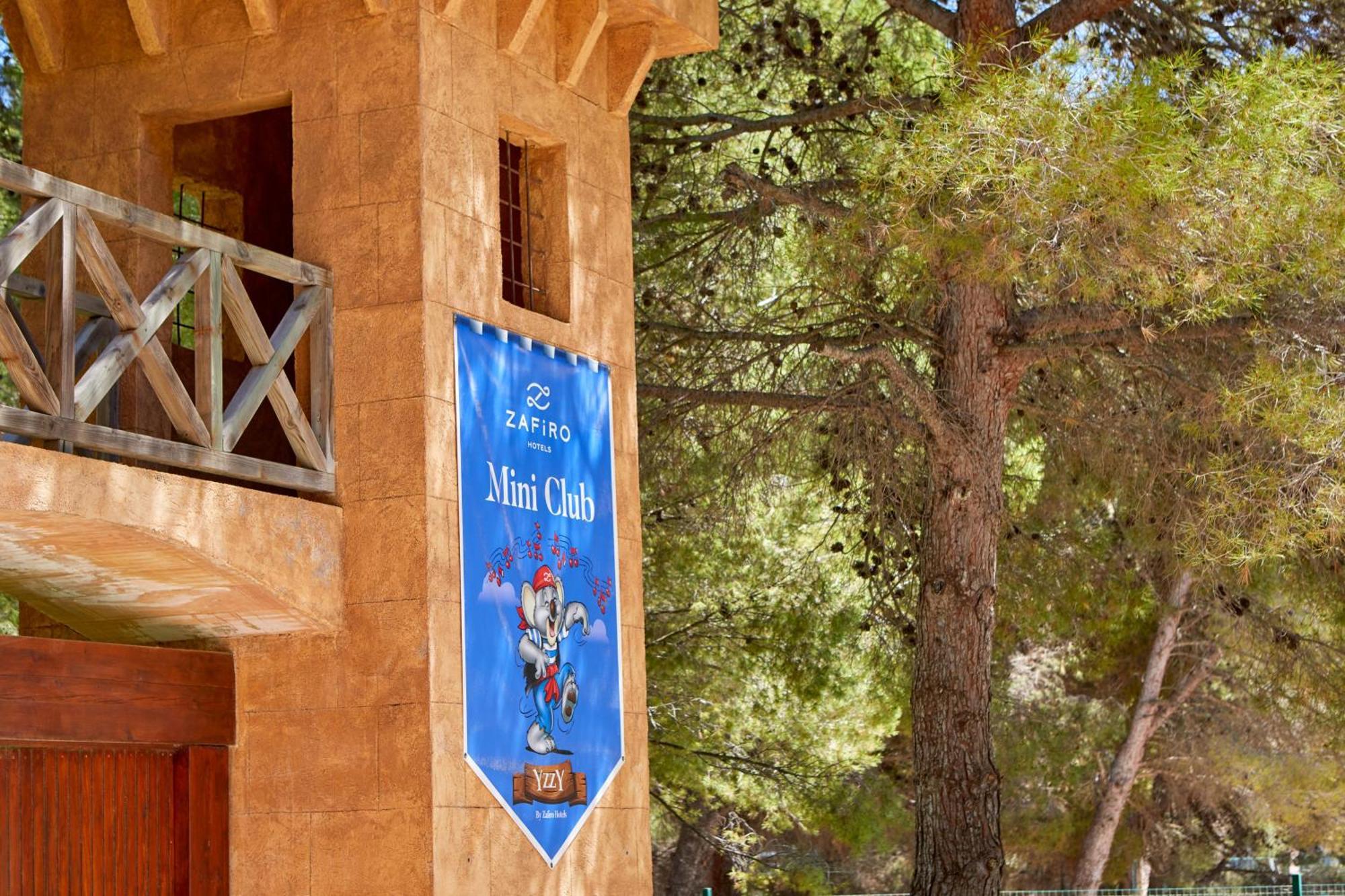Aparthotel Zafiro Cala Mesquida (Mallorca)