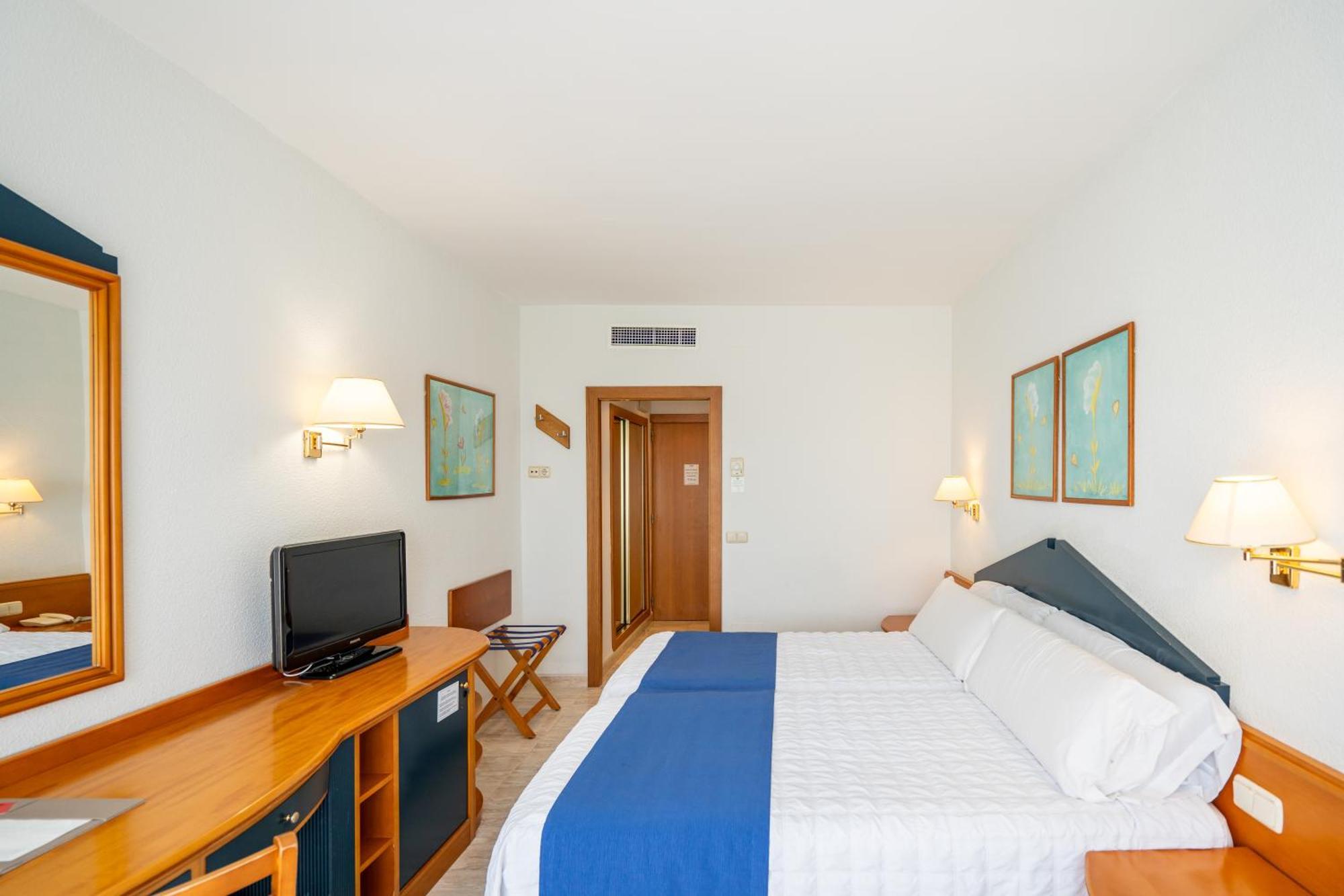 Apartahotel Leman Y 4*