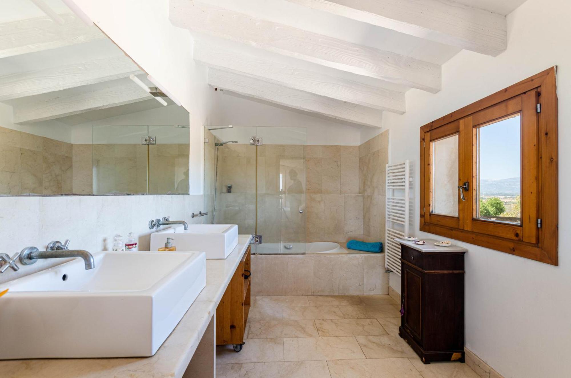 Yourhouse Es Fiters *