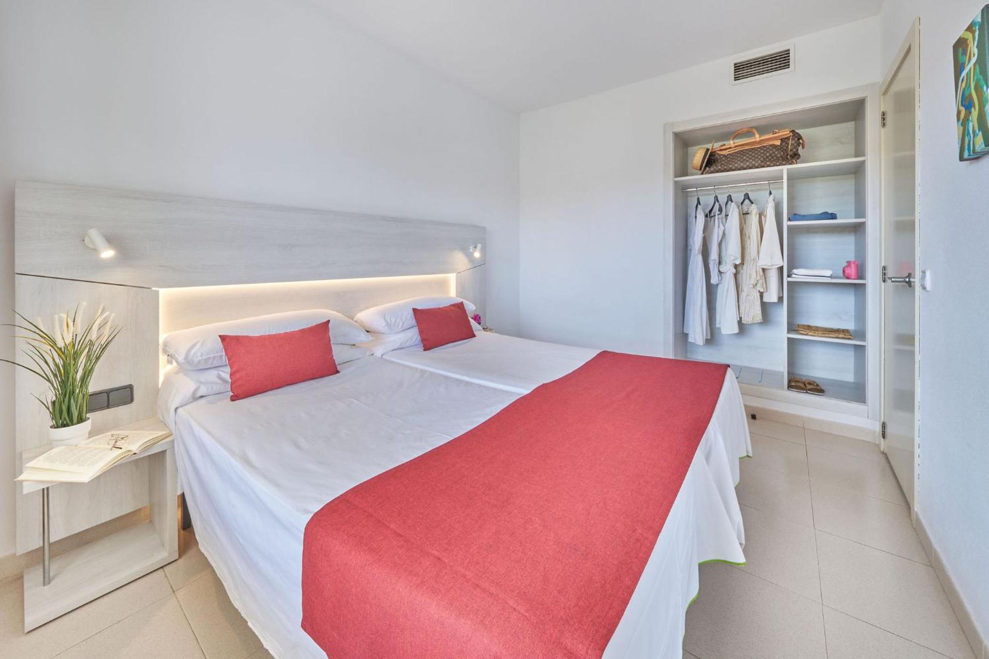 Illot Hotel 4*