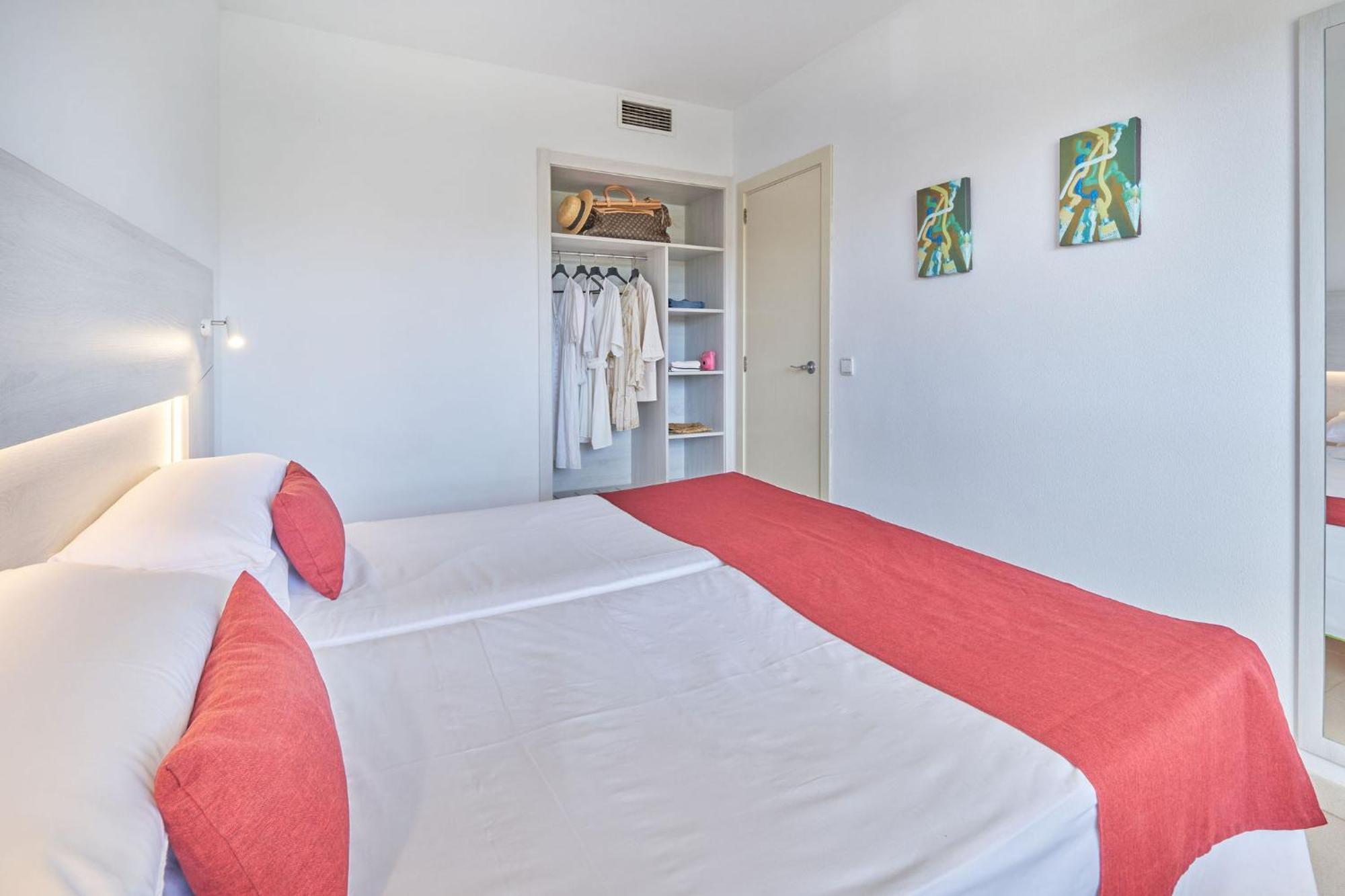 Illot Hotel 4*