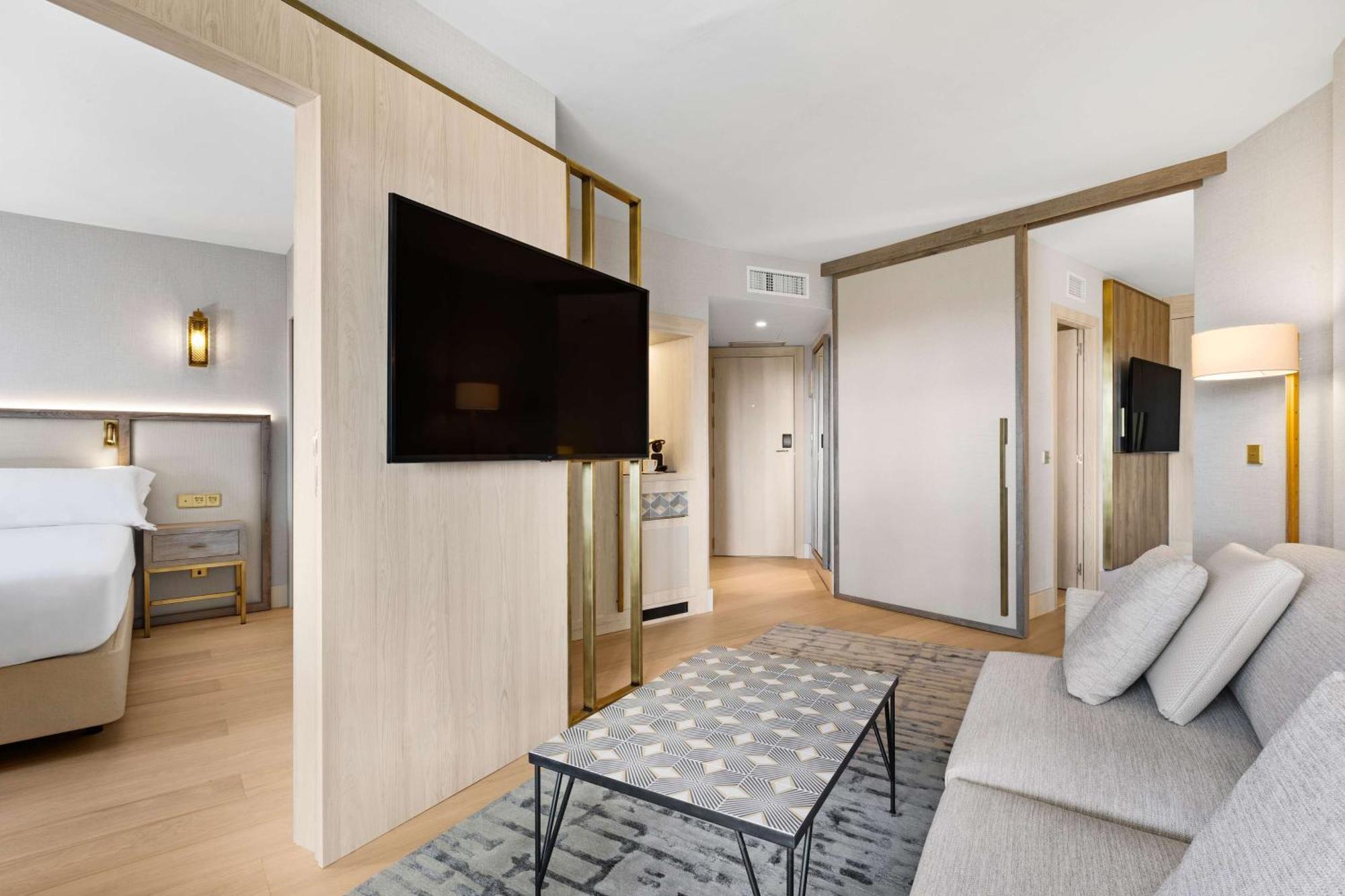 Hilton Mallorca Galatzo Hotel 5*