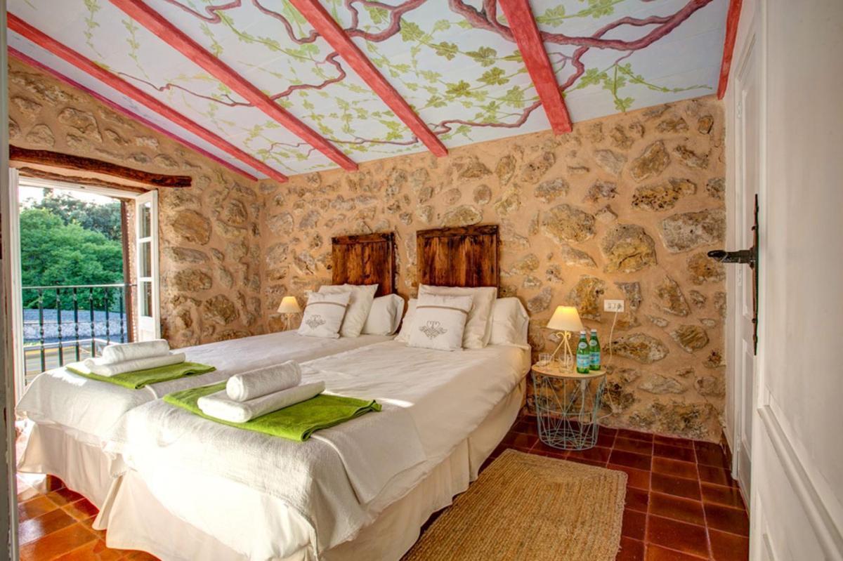 Camp D'avall By Vintage Travel * Pollensa