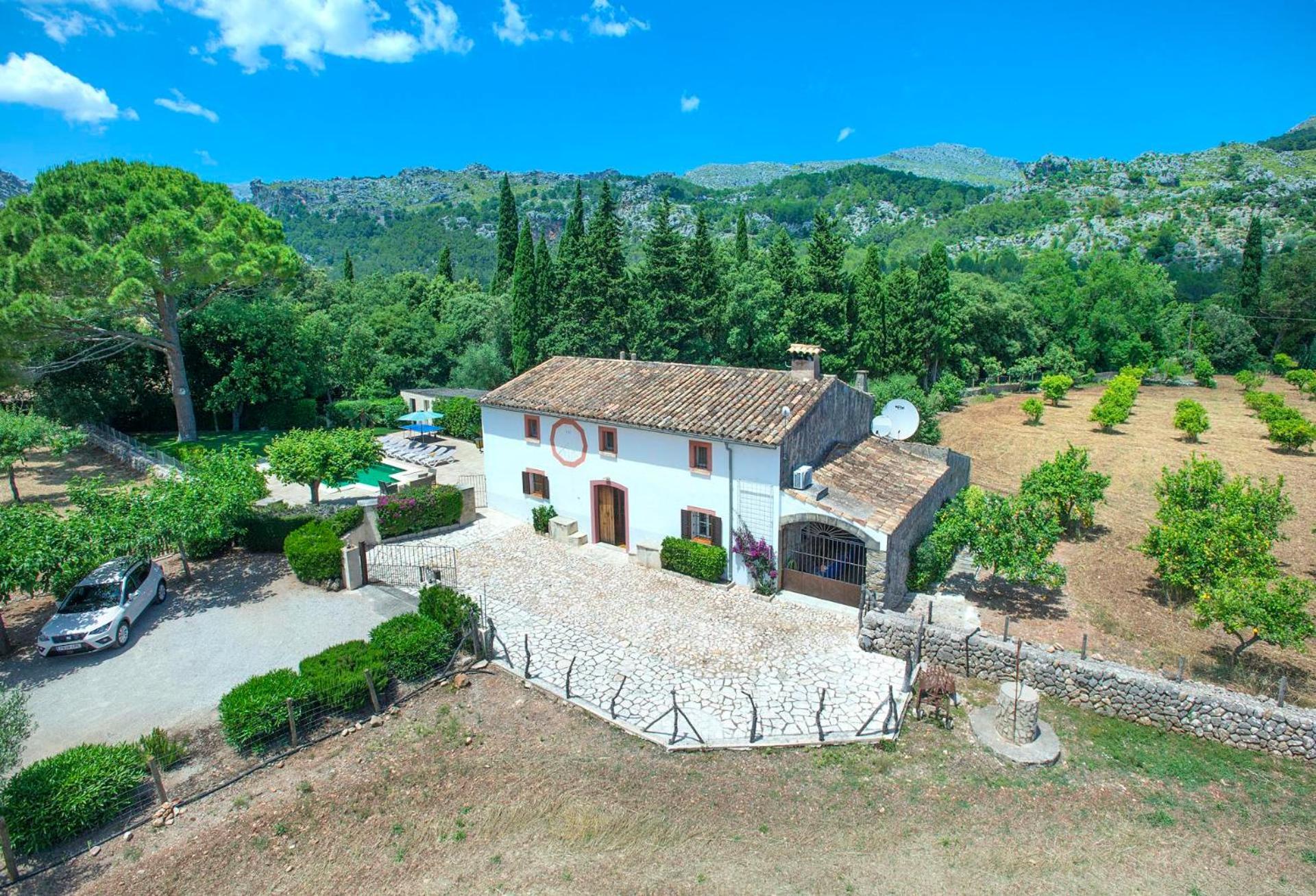 Camp D'avall By Vintage Travel * Pollensa