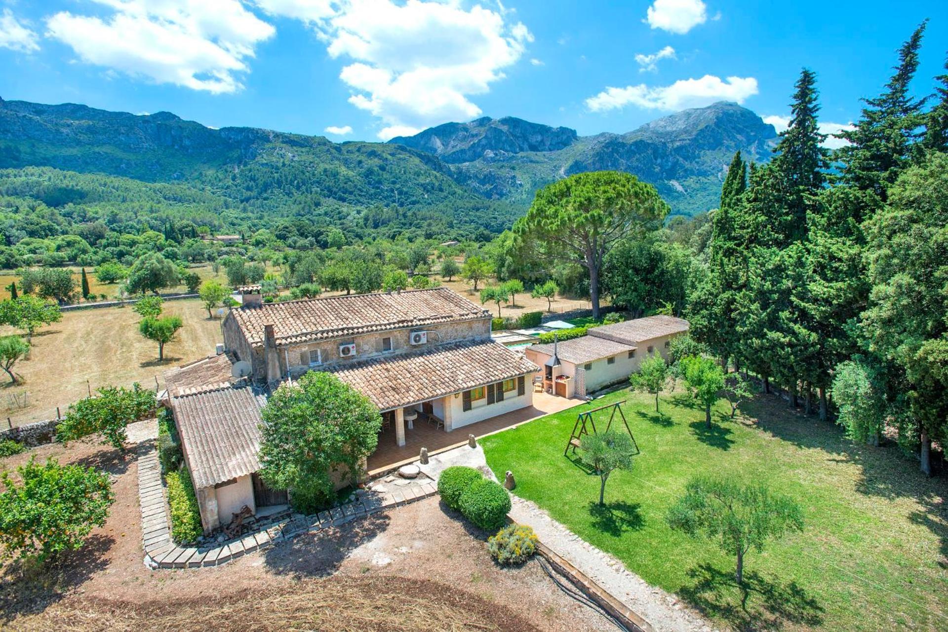 Camp D'avall By Vintage Travel Villa