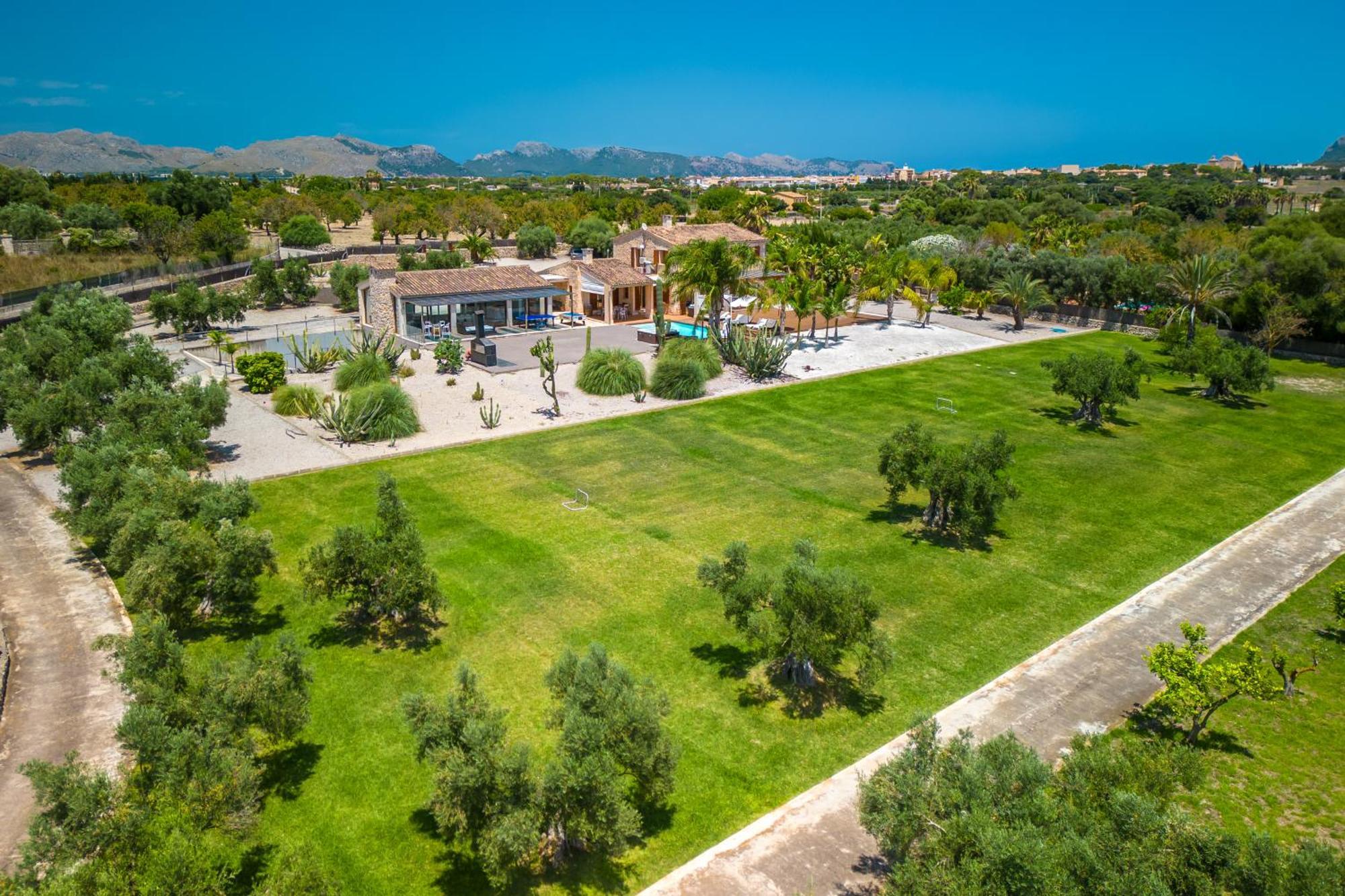 Oliva Villa *