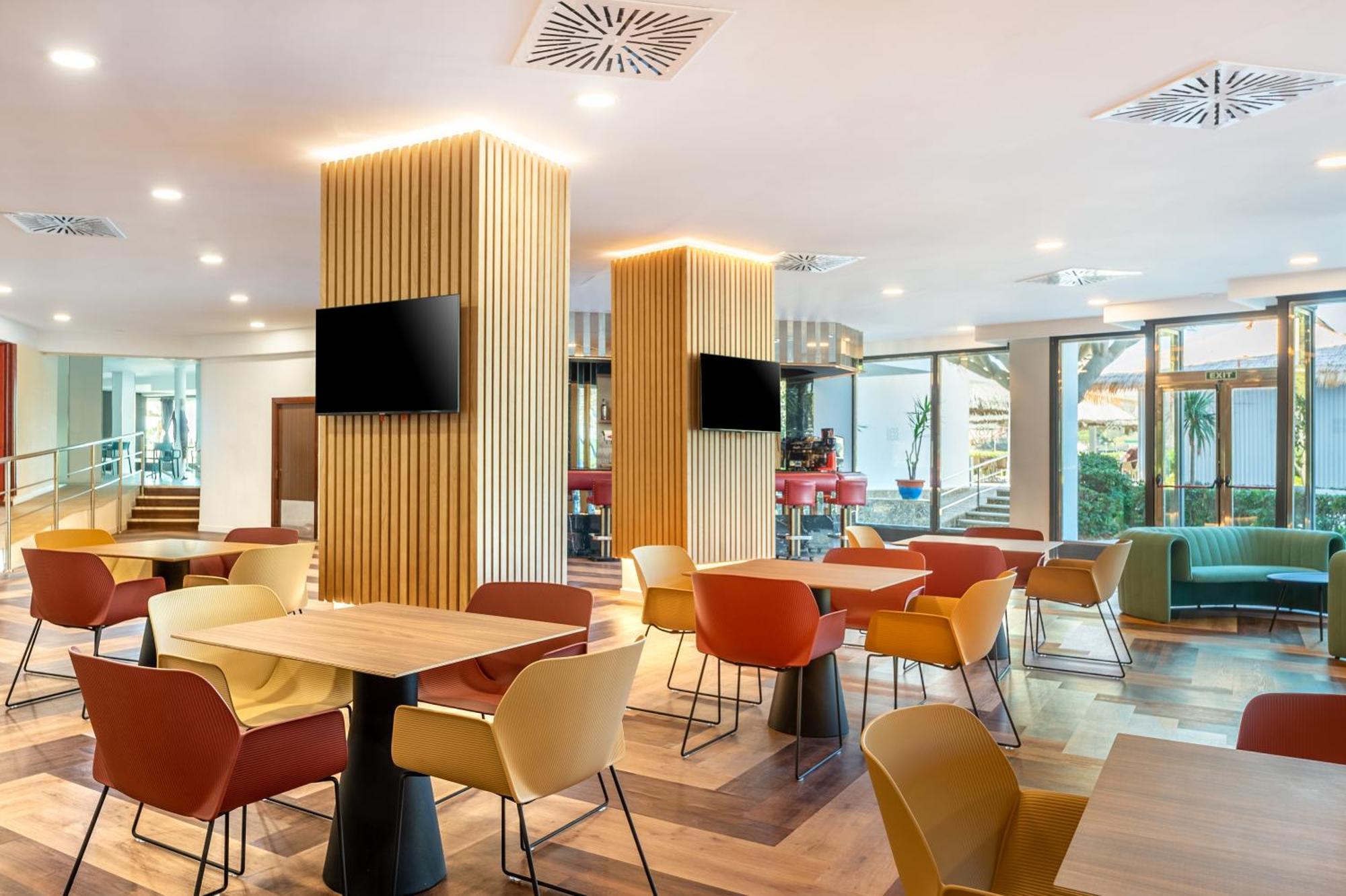 Vibra Beverly Playa Hotel