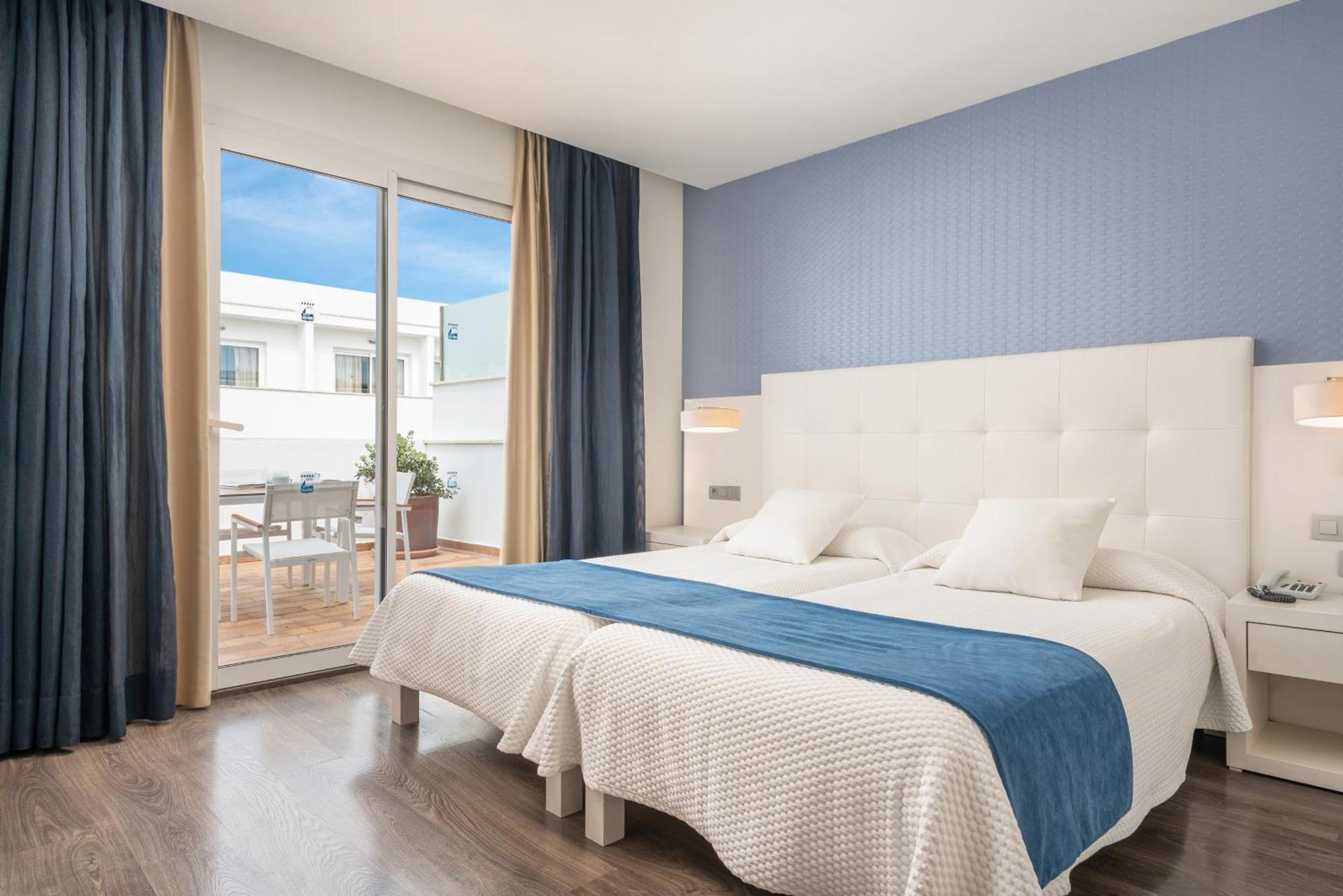 Cala Bona Hotel 4*