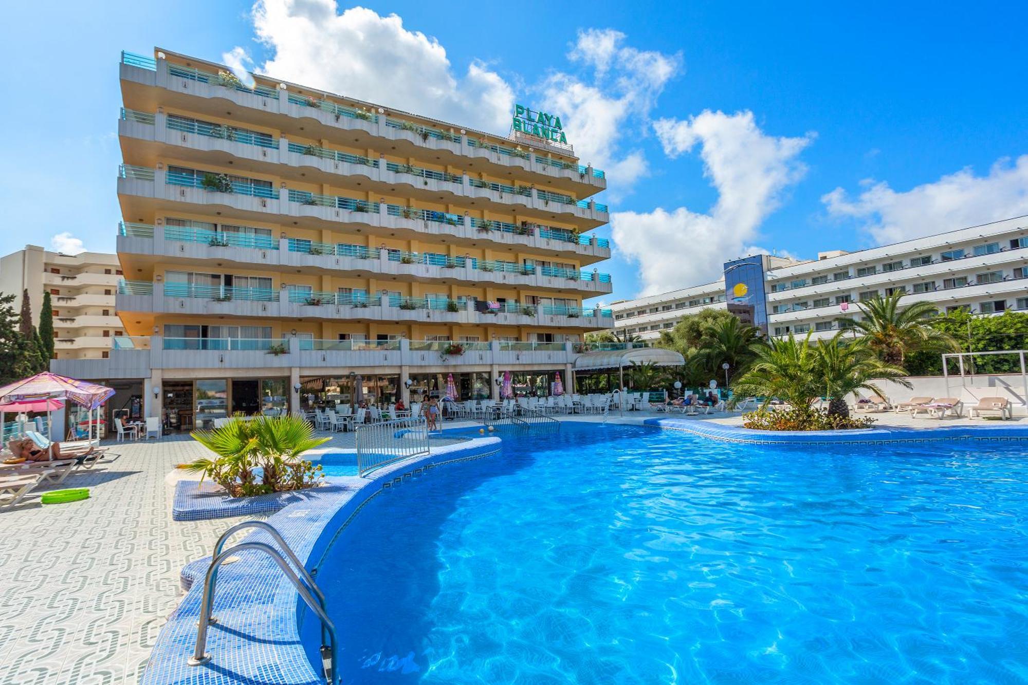 Bj Playa Blanca Hotel 2*