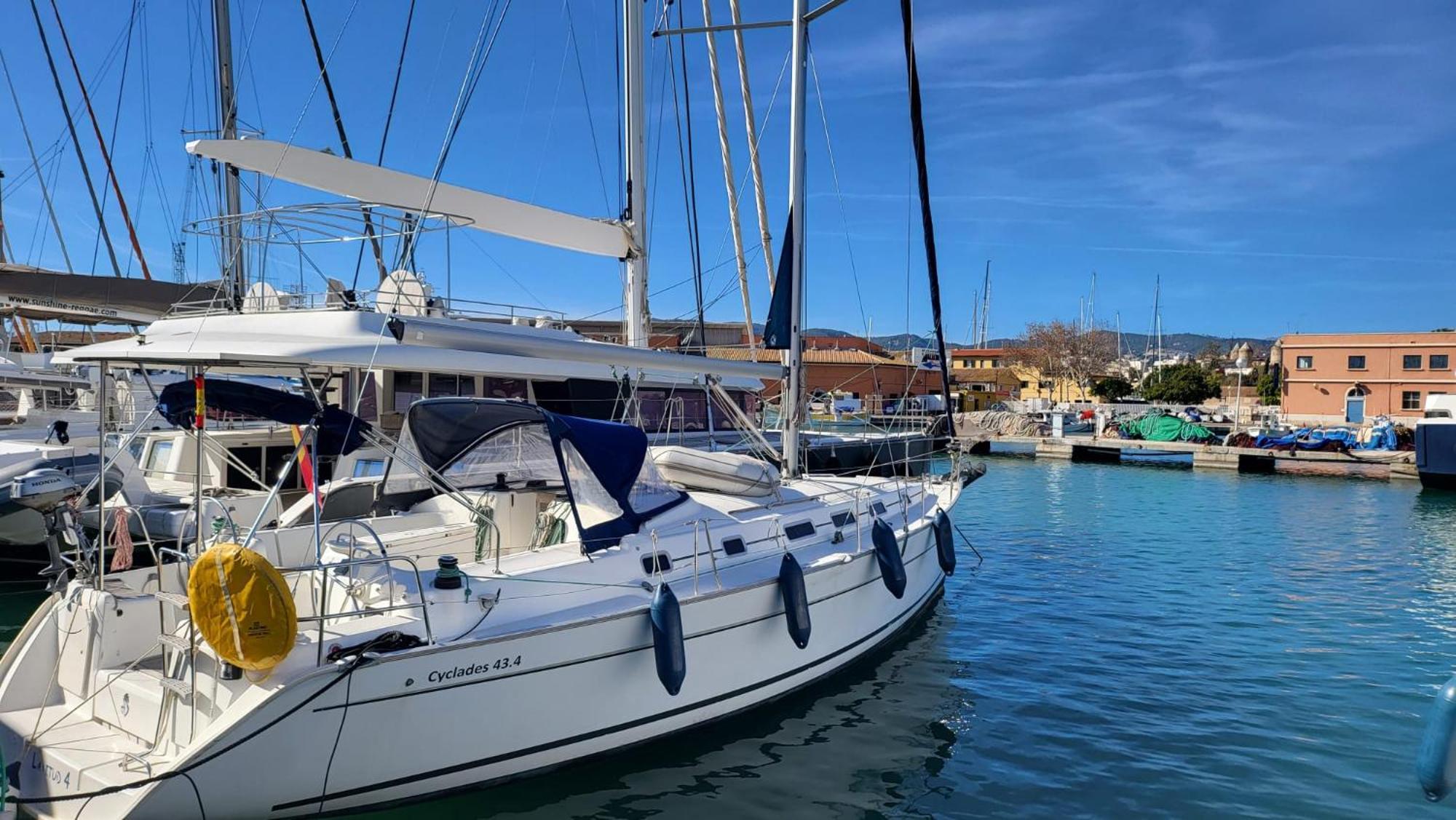 Velero Beneteau Cyclades 43.4 Hotel en barco Palma de Mallorca