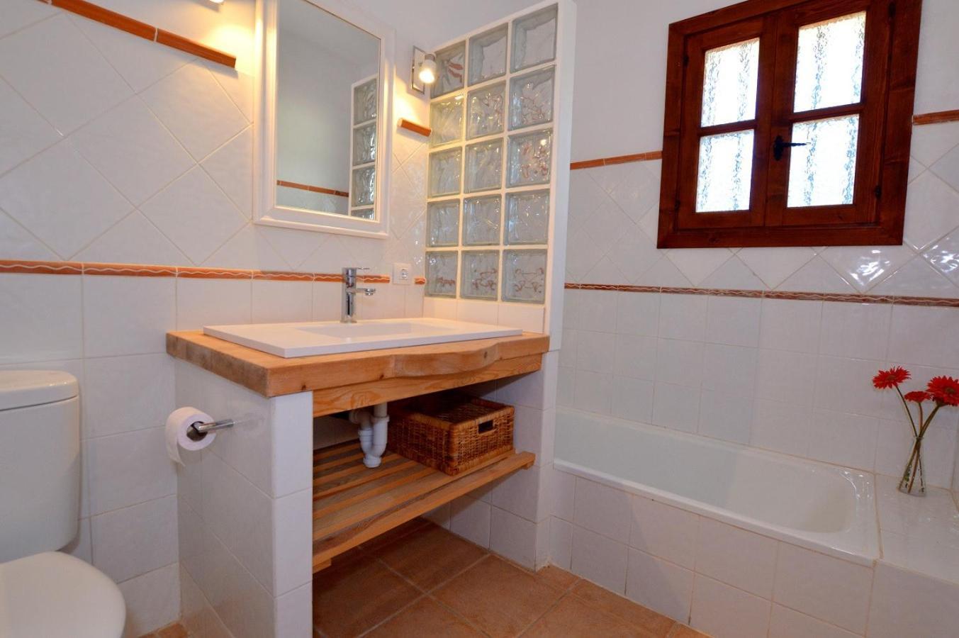Encantadora Con Piscina En La Naturaleza Casa rural