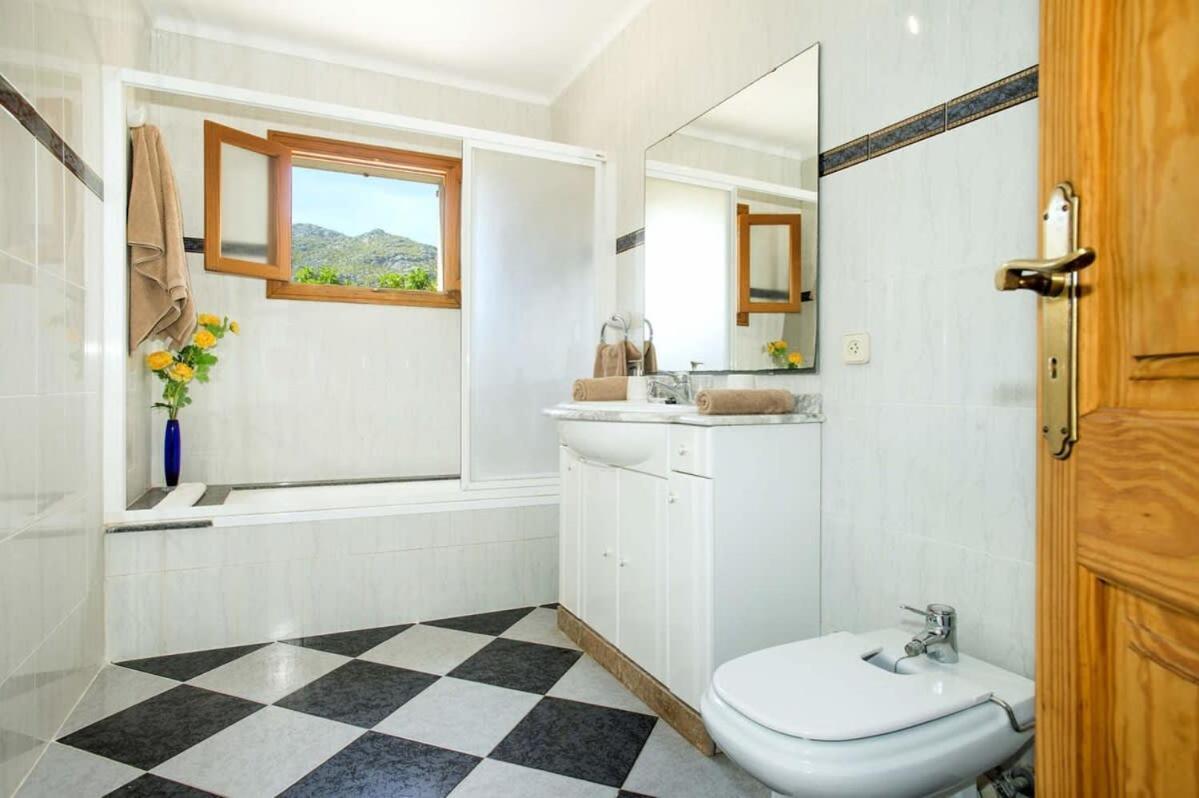 Valero - Beautiful Spacious Close To Town *