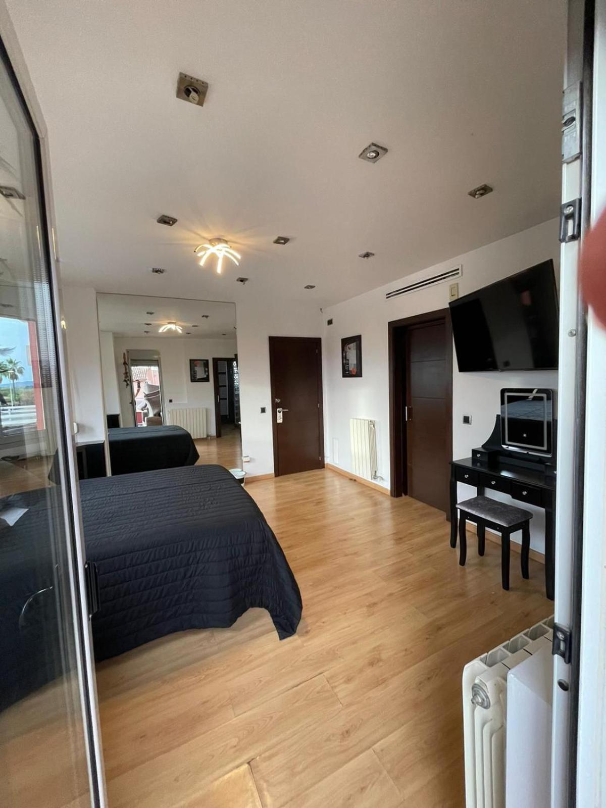 Homestay Red House Llucmajor (Mallorca)