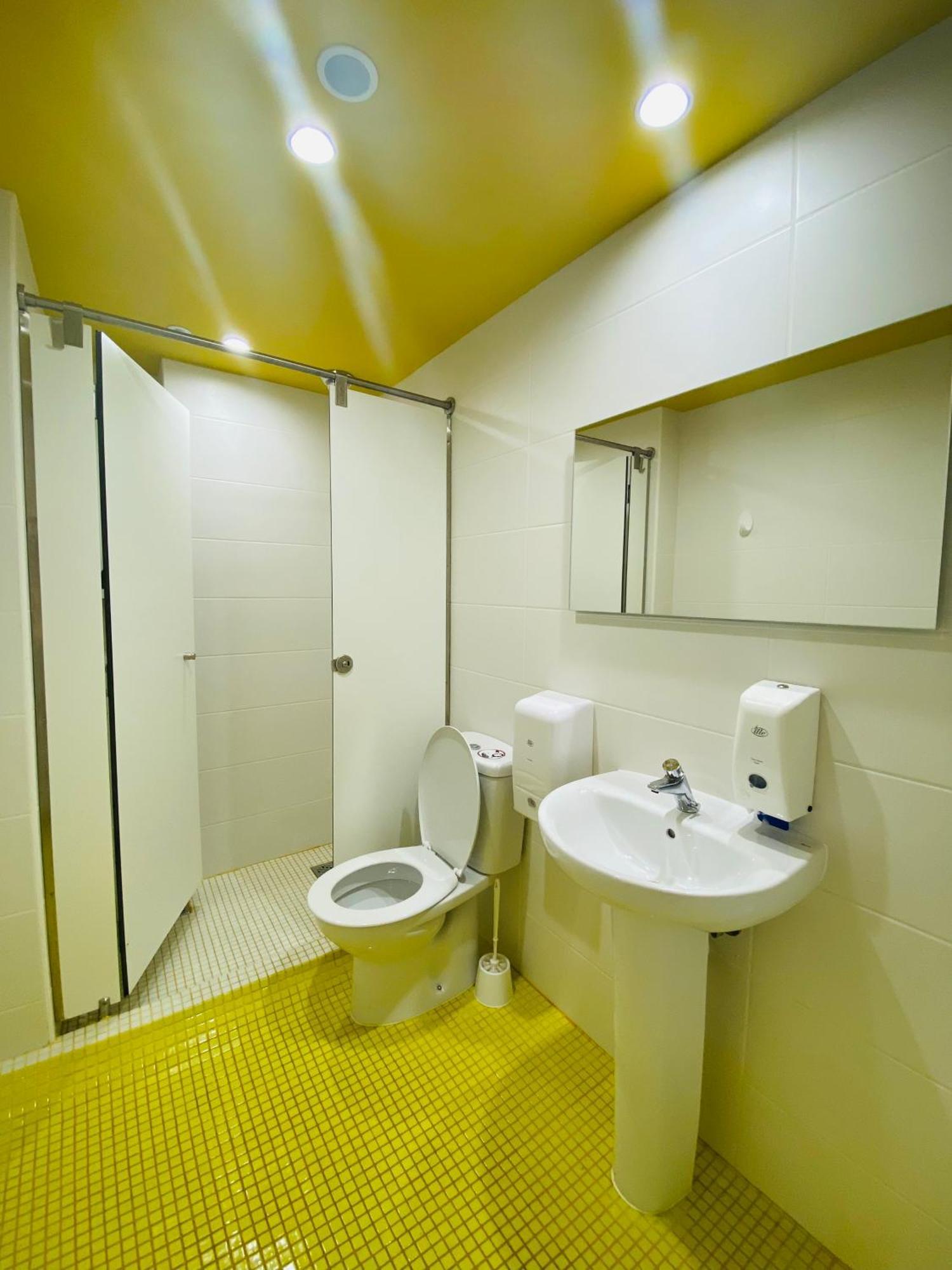 Hostal We Street - El Arenal-albergue Juvenil