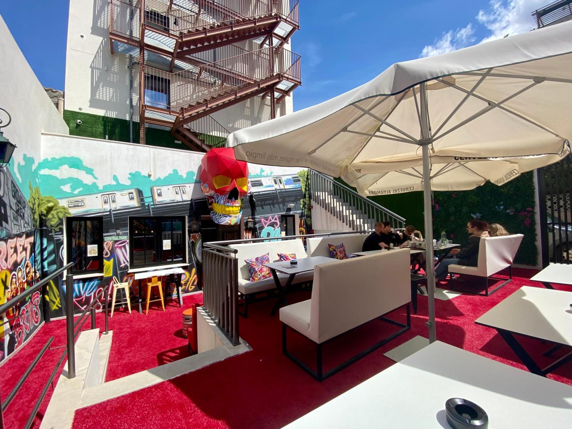 Hostal We Street - El Arenal-albergue Juvenil
