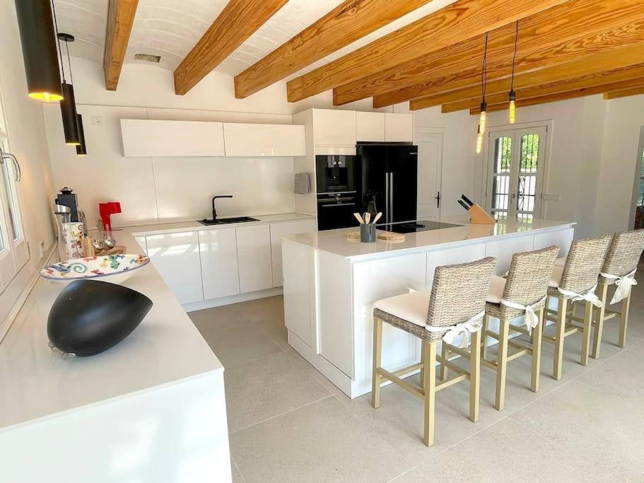 Apartamento Strandnahe Mit Pool, Wifi, Klima, Heizung, Tischtennis, Trampolin In