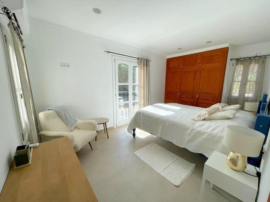 Apartamento Strandnahe Mit Pool, Wifi, Klima, Heizung, Tischtennis, Trampolin In *