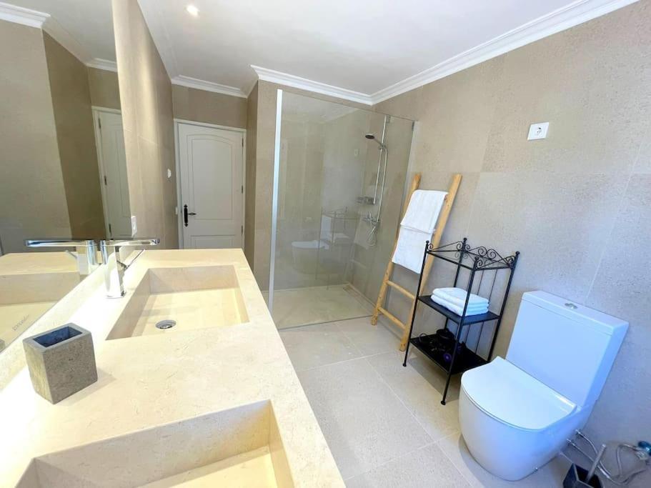 Apartamento Strandnahe Mit Pool, Wifi, Klima, Heizung, Tischtennis, Trampolin In *