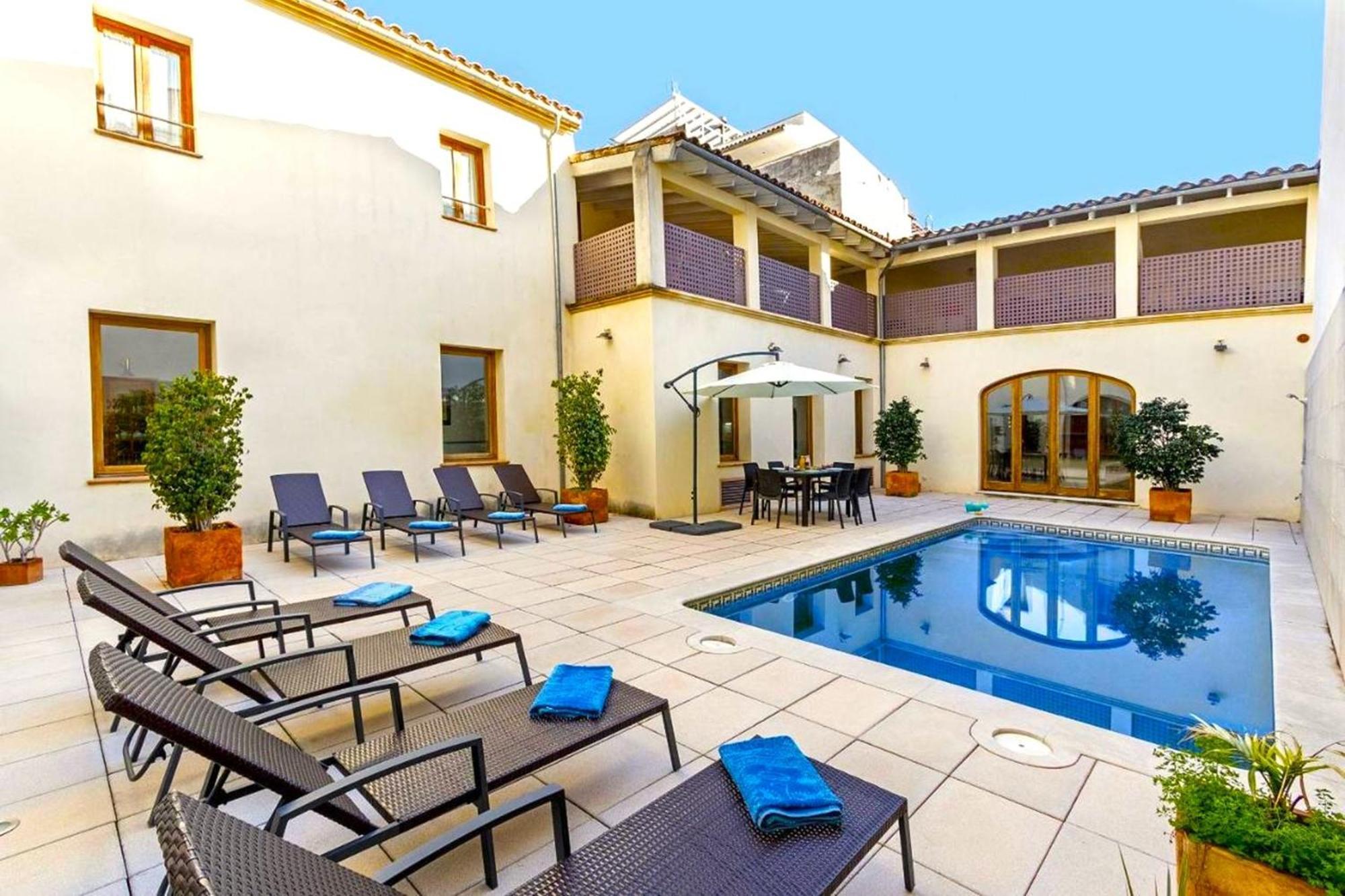 Can Campins Villa *