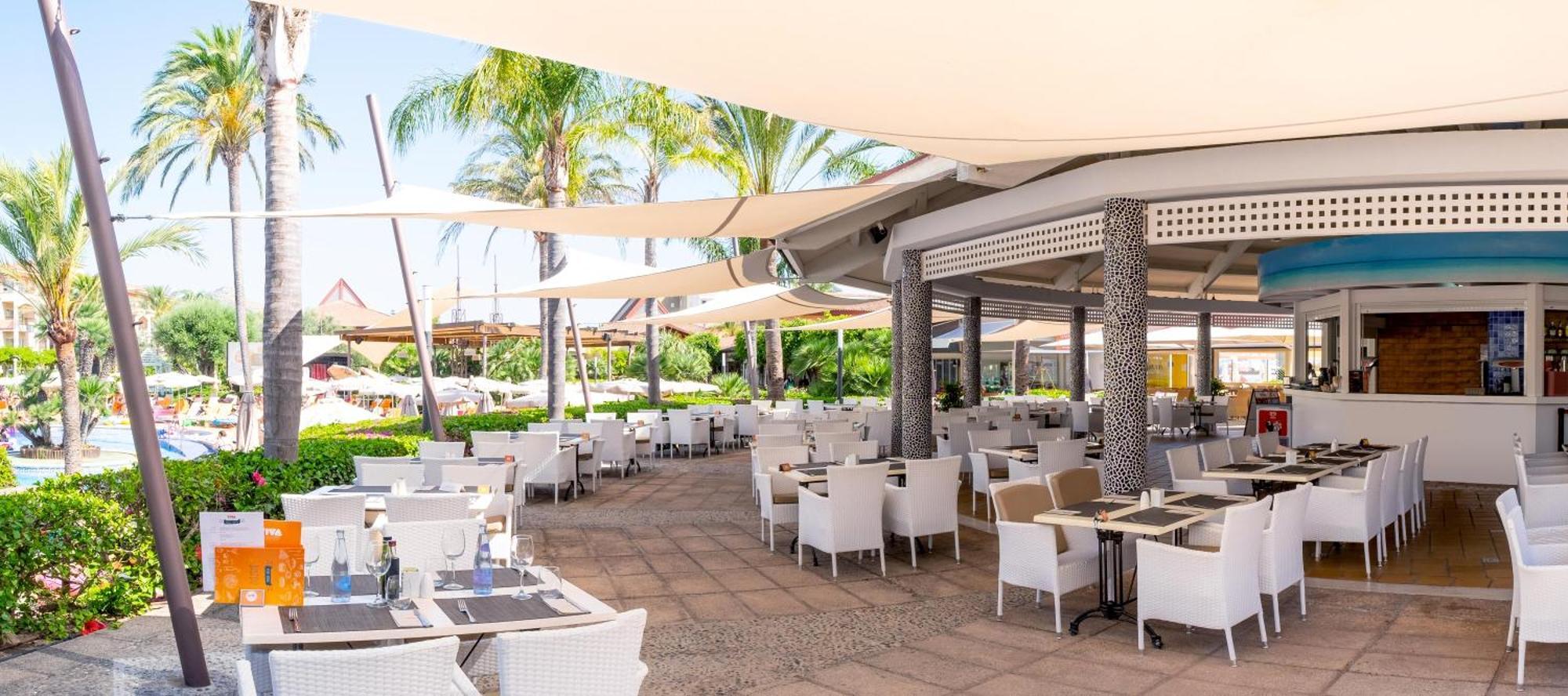 Apartahotel Viva Blue & 4*