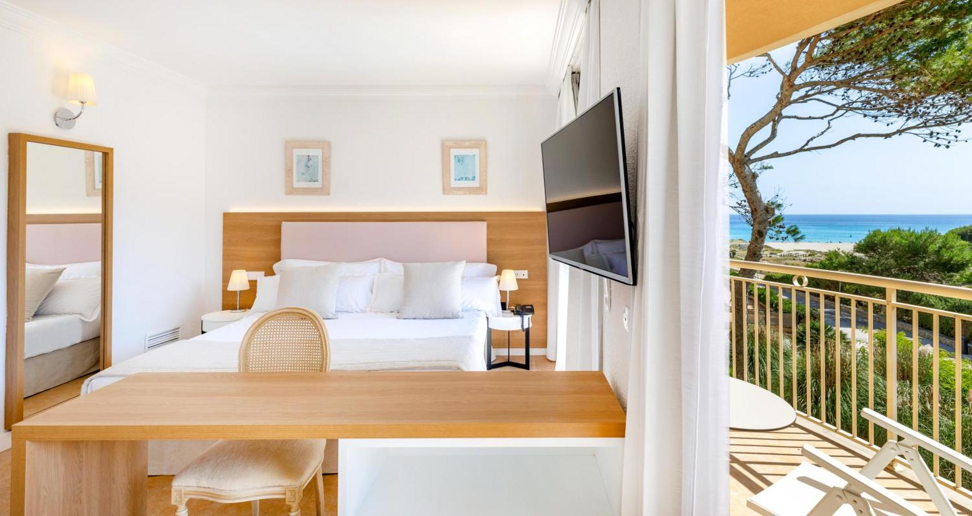 Viva Cala Mesquida & Adults Only 16