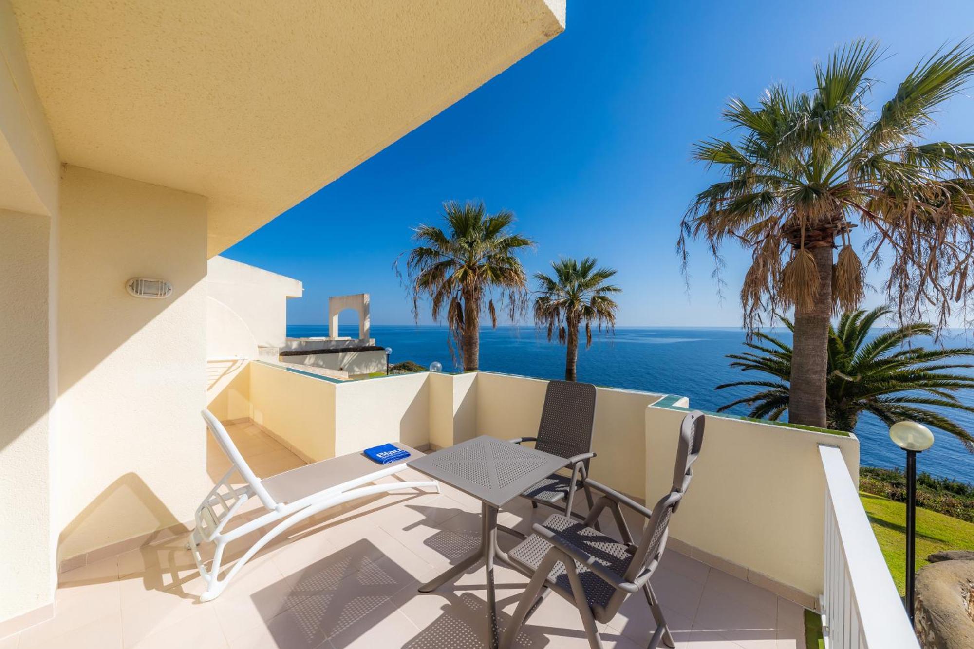 Blau Punta Reina Family 4*