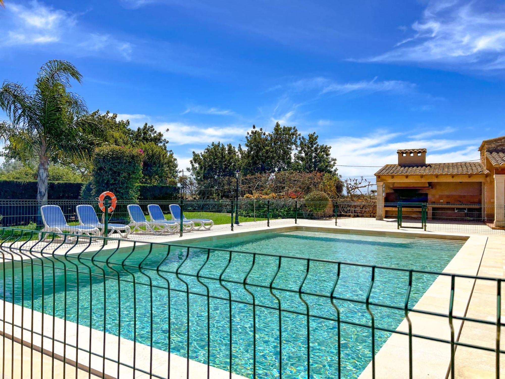 10 Personas Con Bbq Piscina Y Terraza