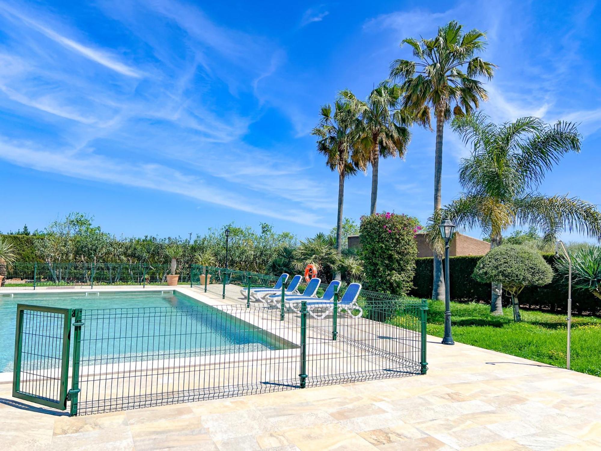 10 Personas Con Bbq Piscina Y Terraza