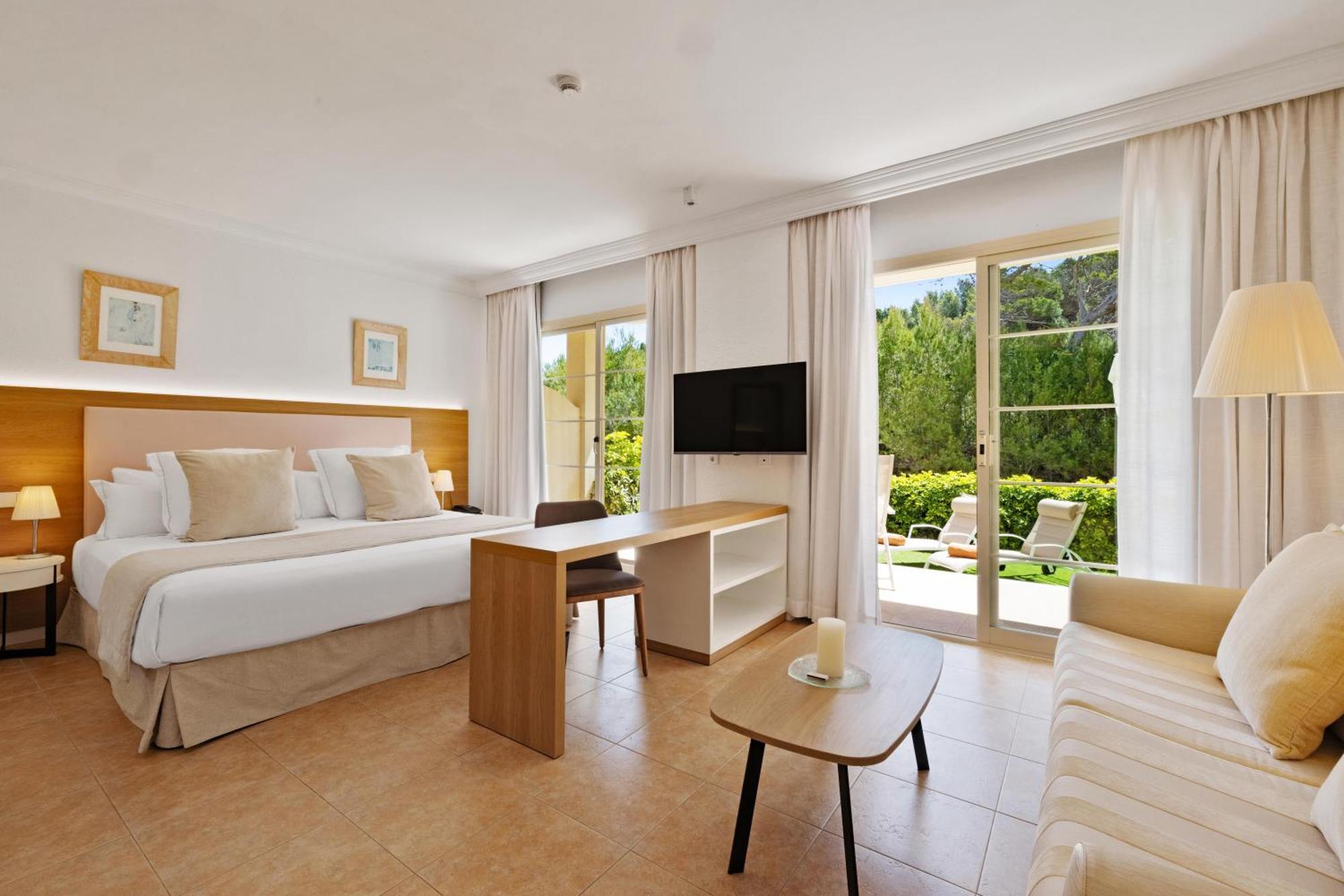 Viva Cala Mesquida & Adults Only 16