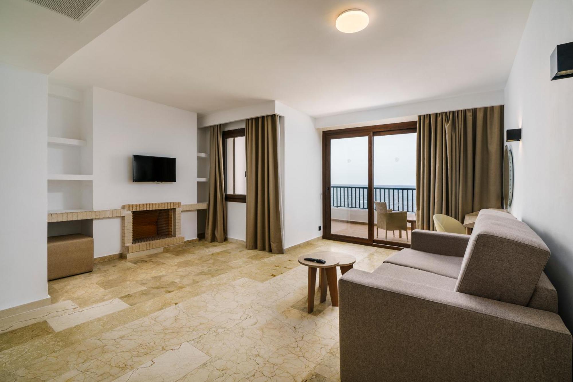Hotel Alua Rocas 4*