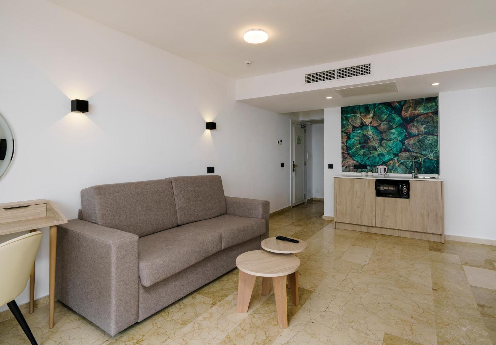 Hotel Alua Rocas 4*