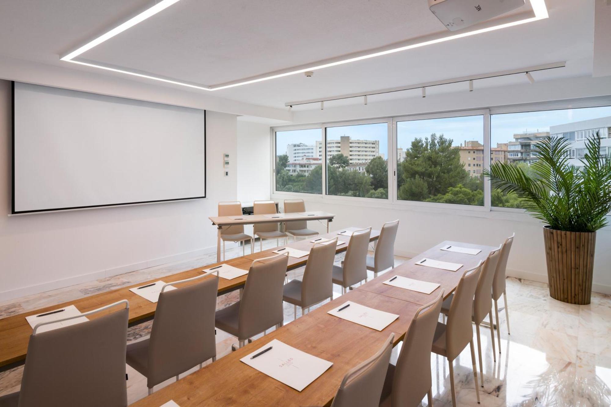 Hotel Salles Marina Portals 4*