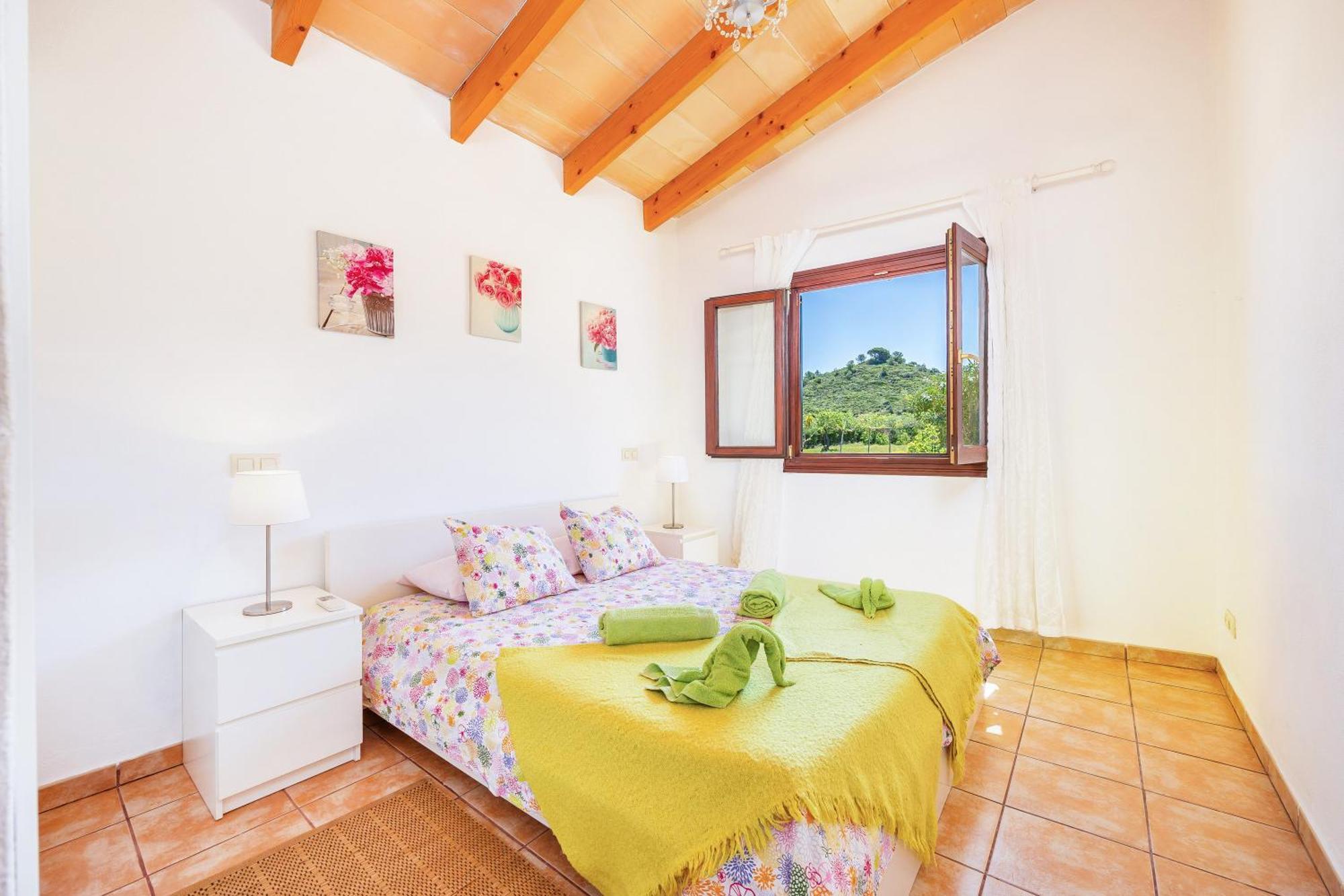 Sis Quartons Villa