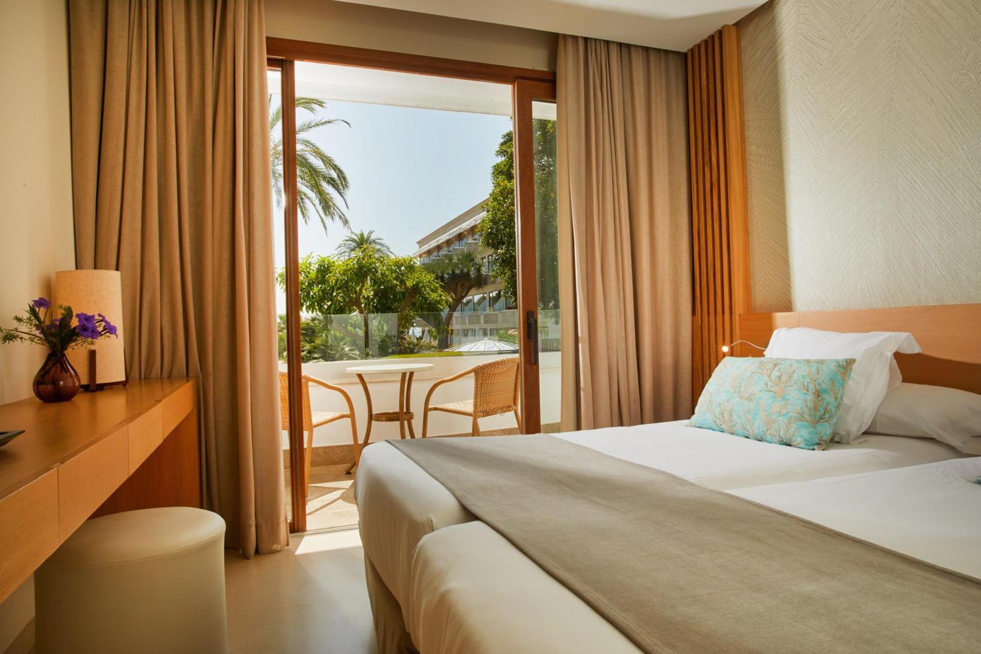 Hotel Son Caliu Oasis 4*
