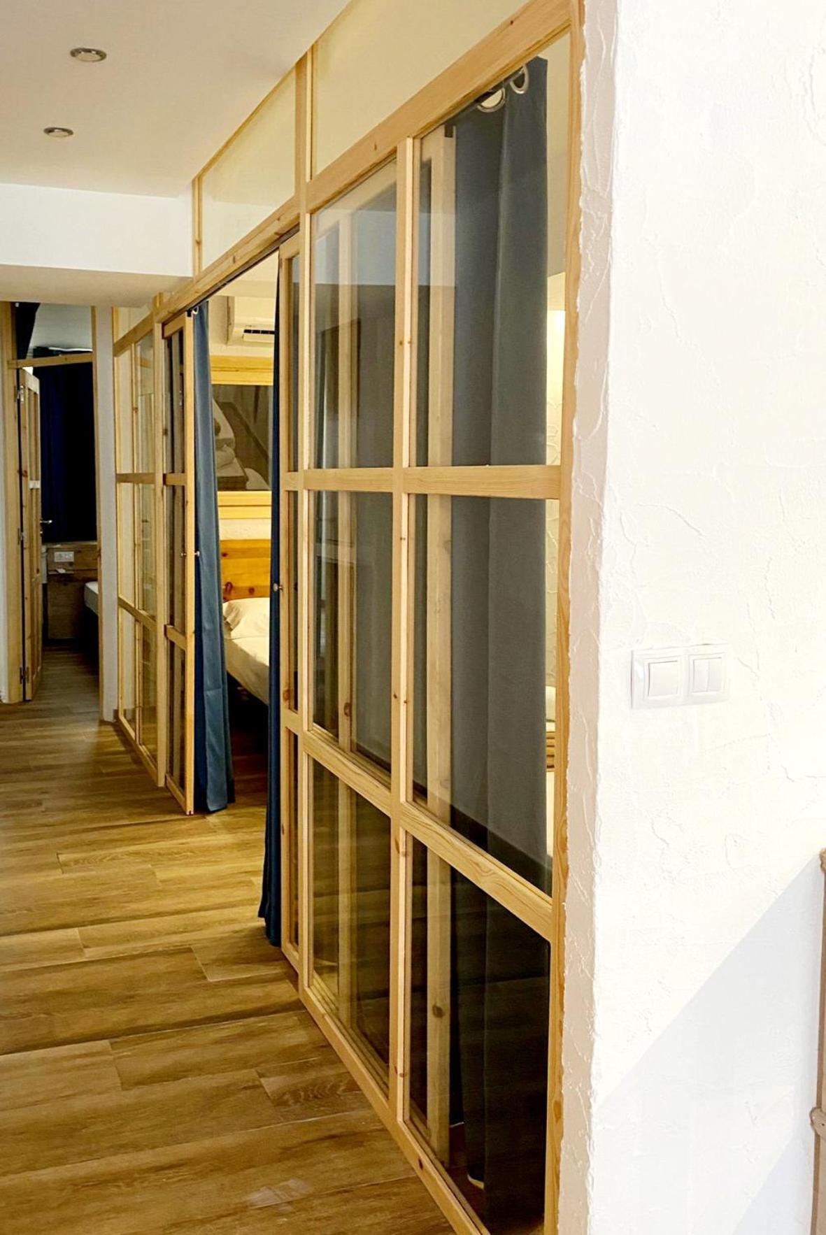 Hostal Y - Juvenil