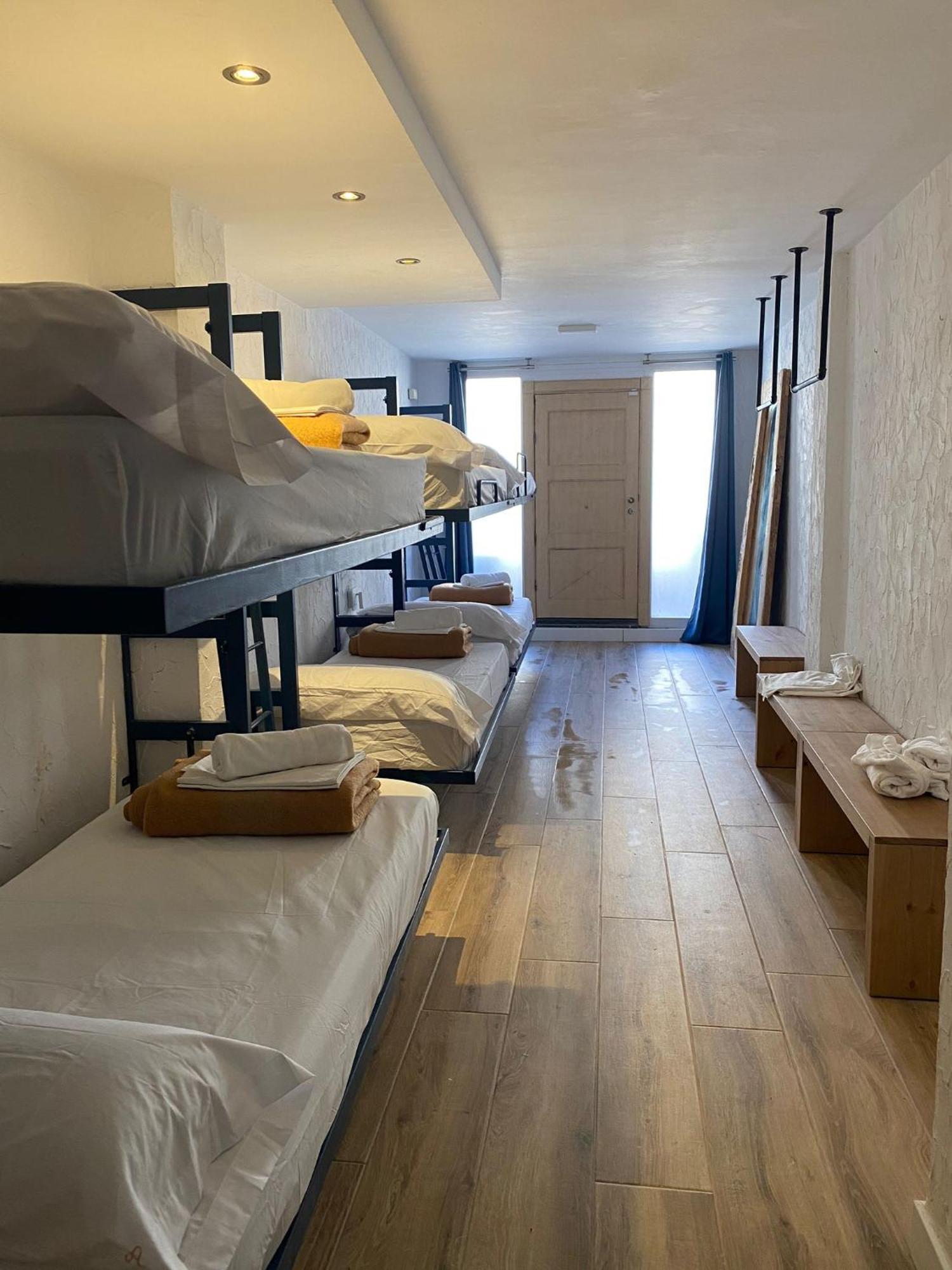 Hostal Y - Juvenil