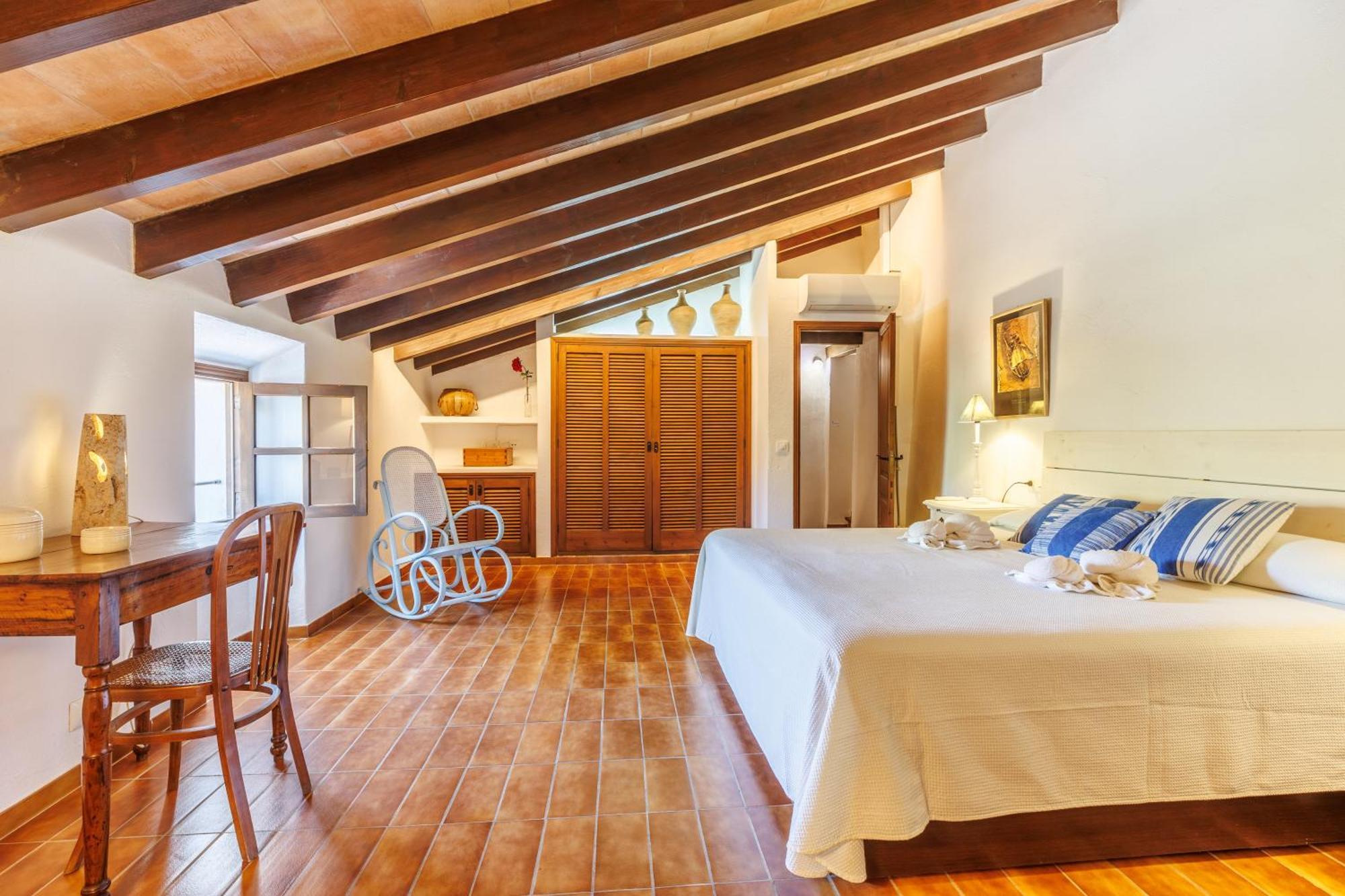 Can Guineu Villa