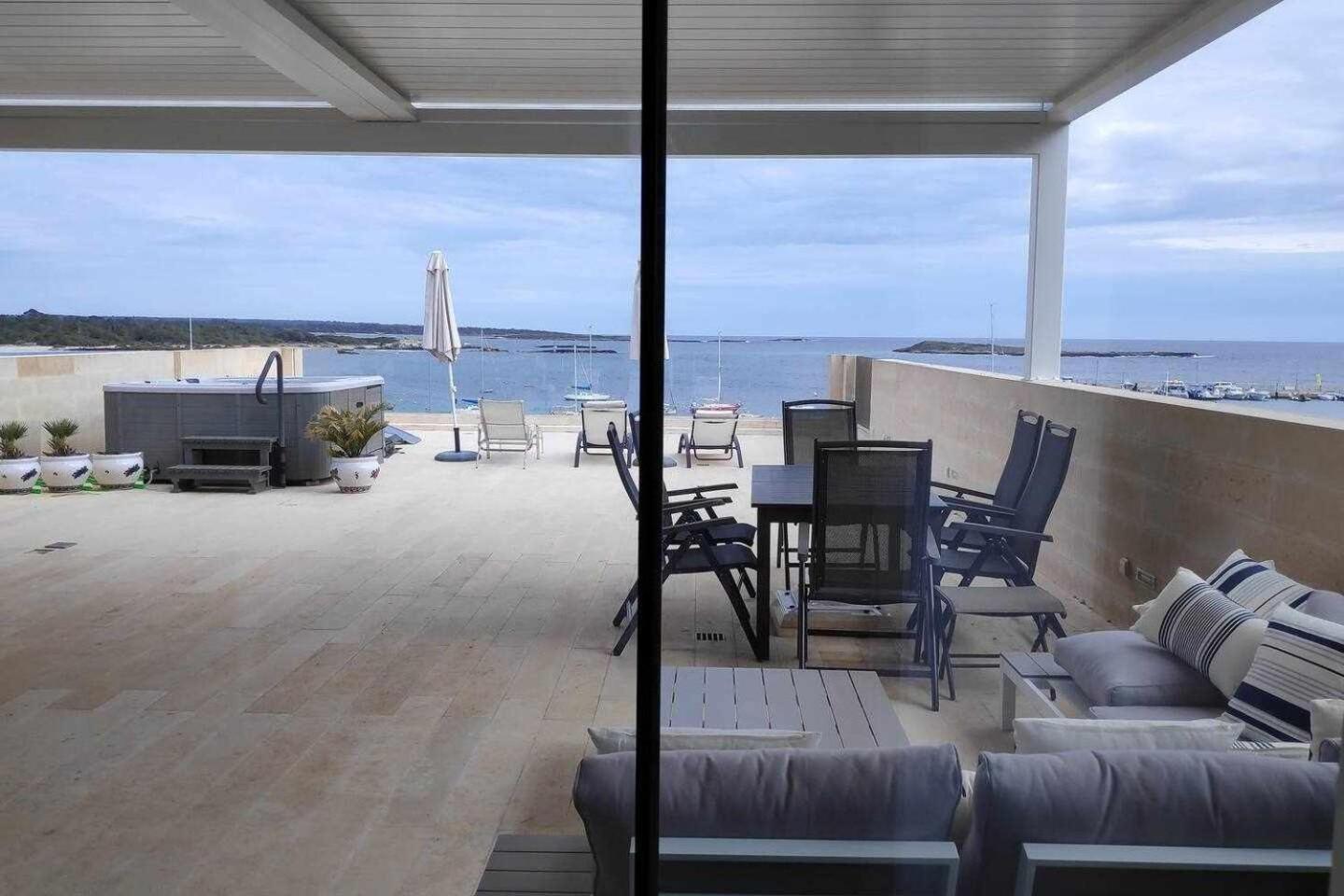 Beachfront Es Turo *