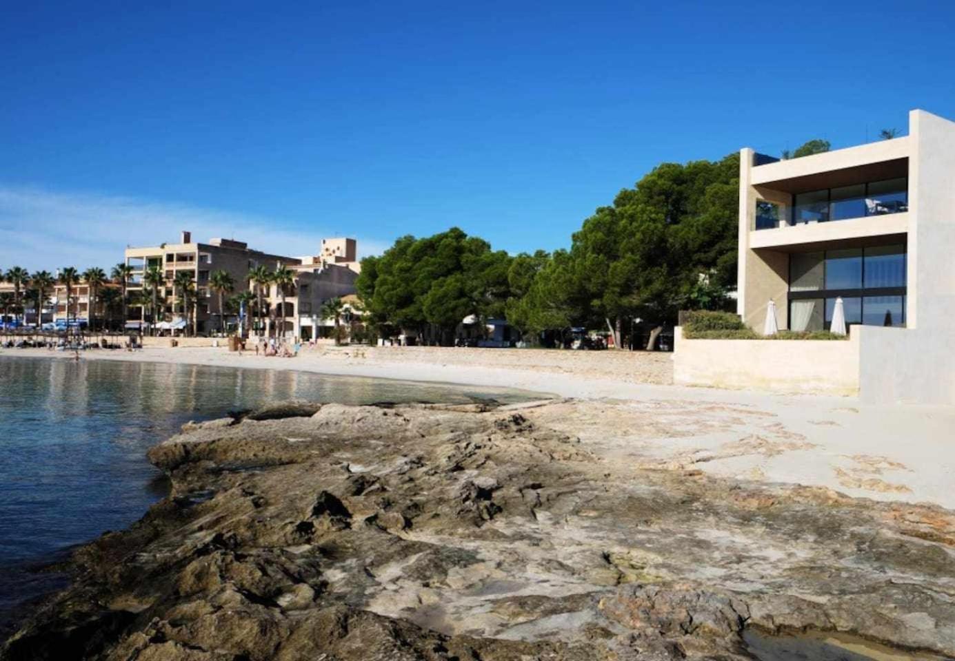 Beachfront Es Turo *