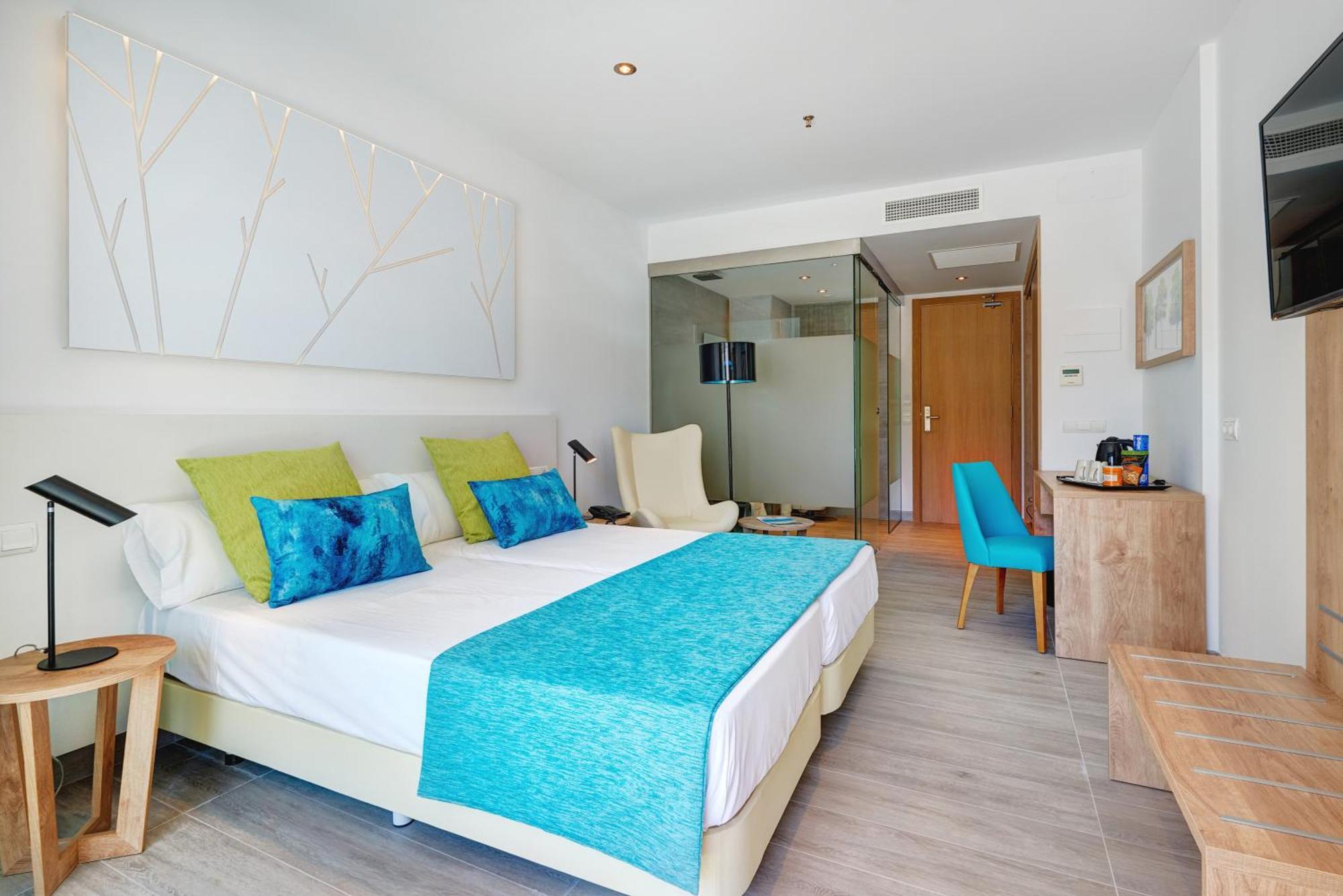 Moré Hotel 3*