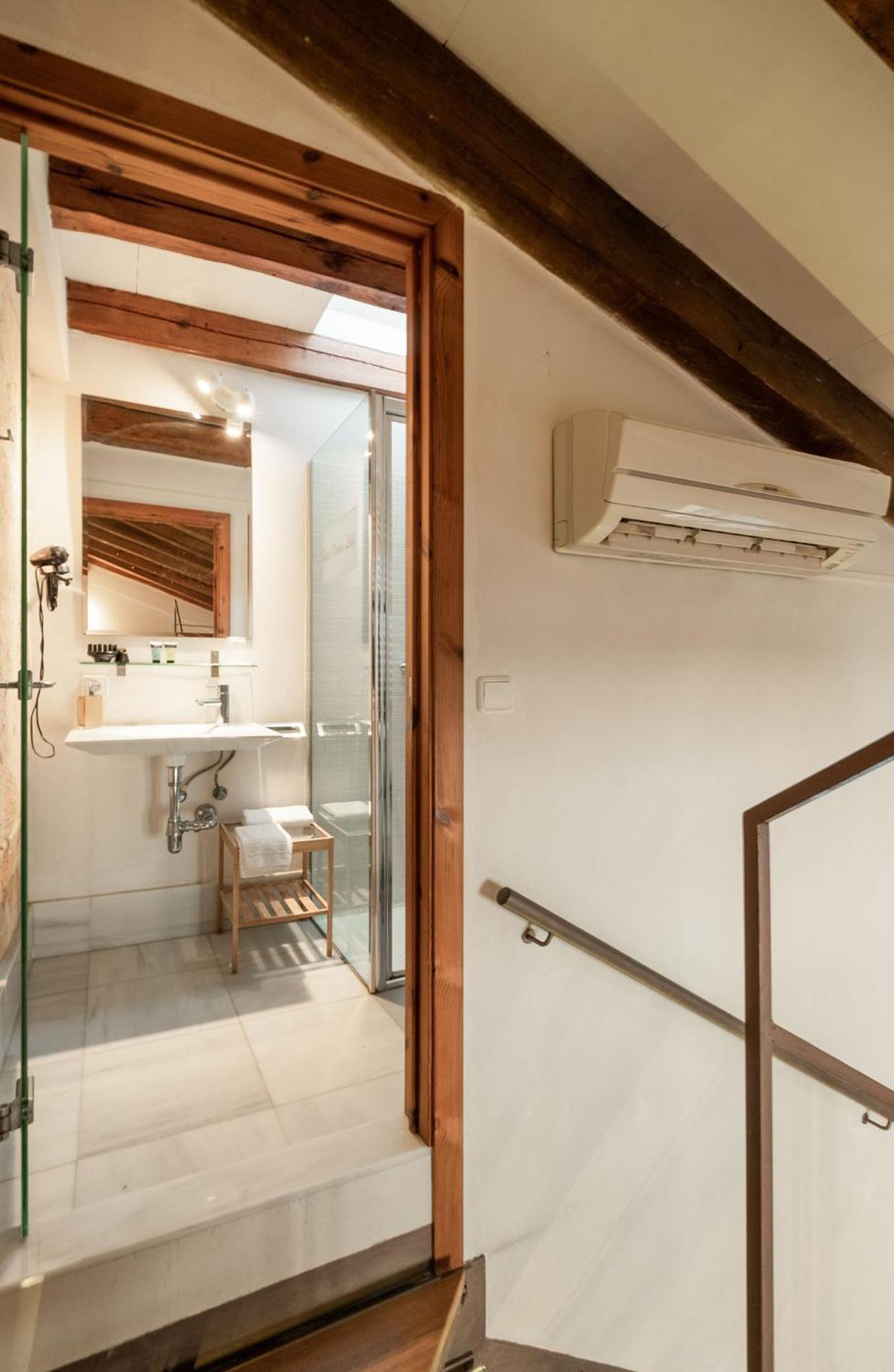 Ramón Llull House Hotel 2*
