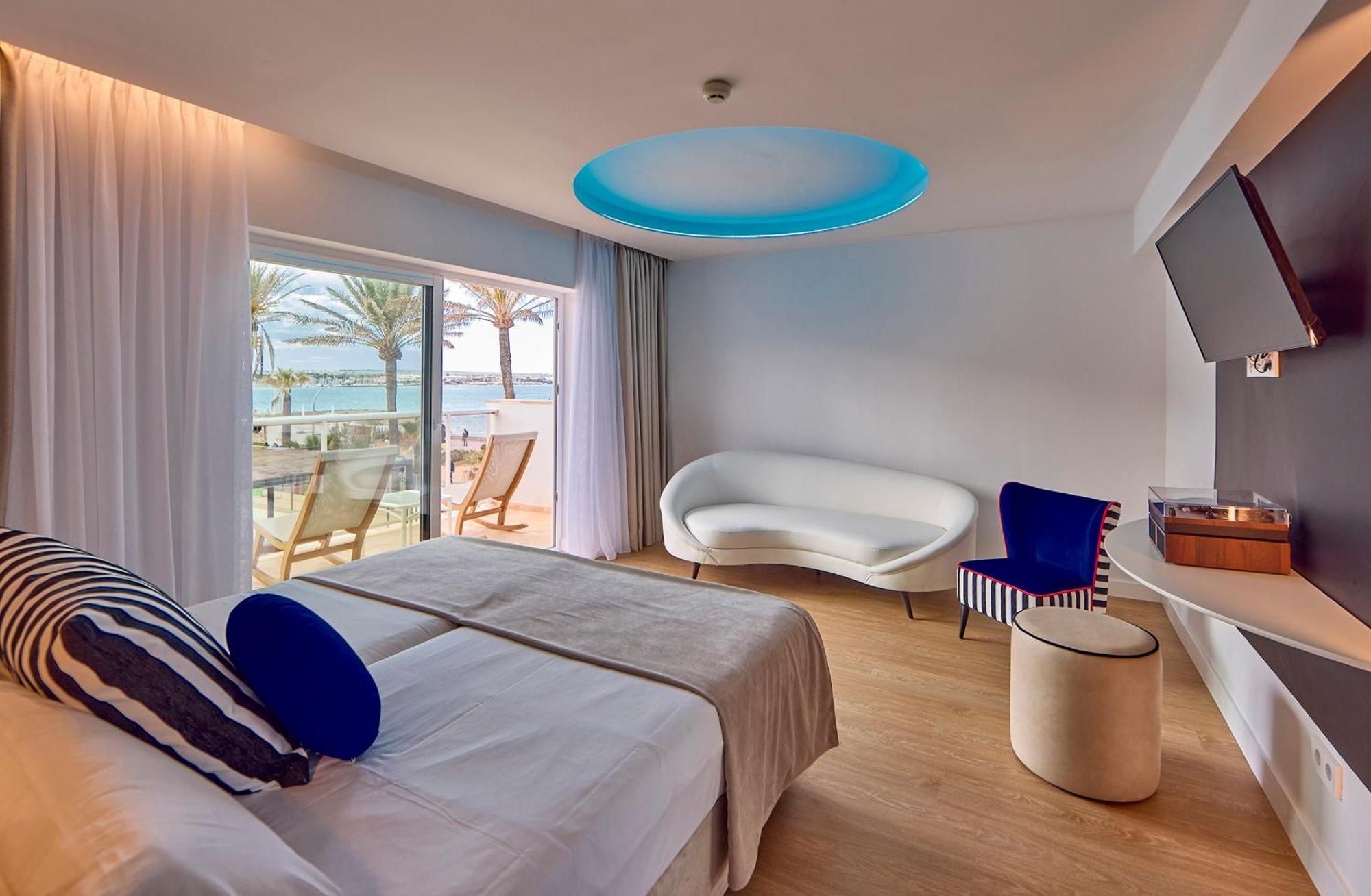 Universal Neptuno (adults Only)